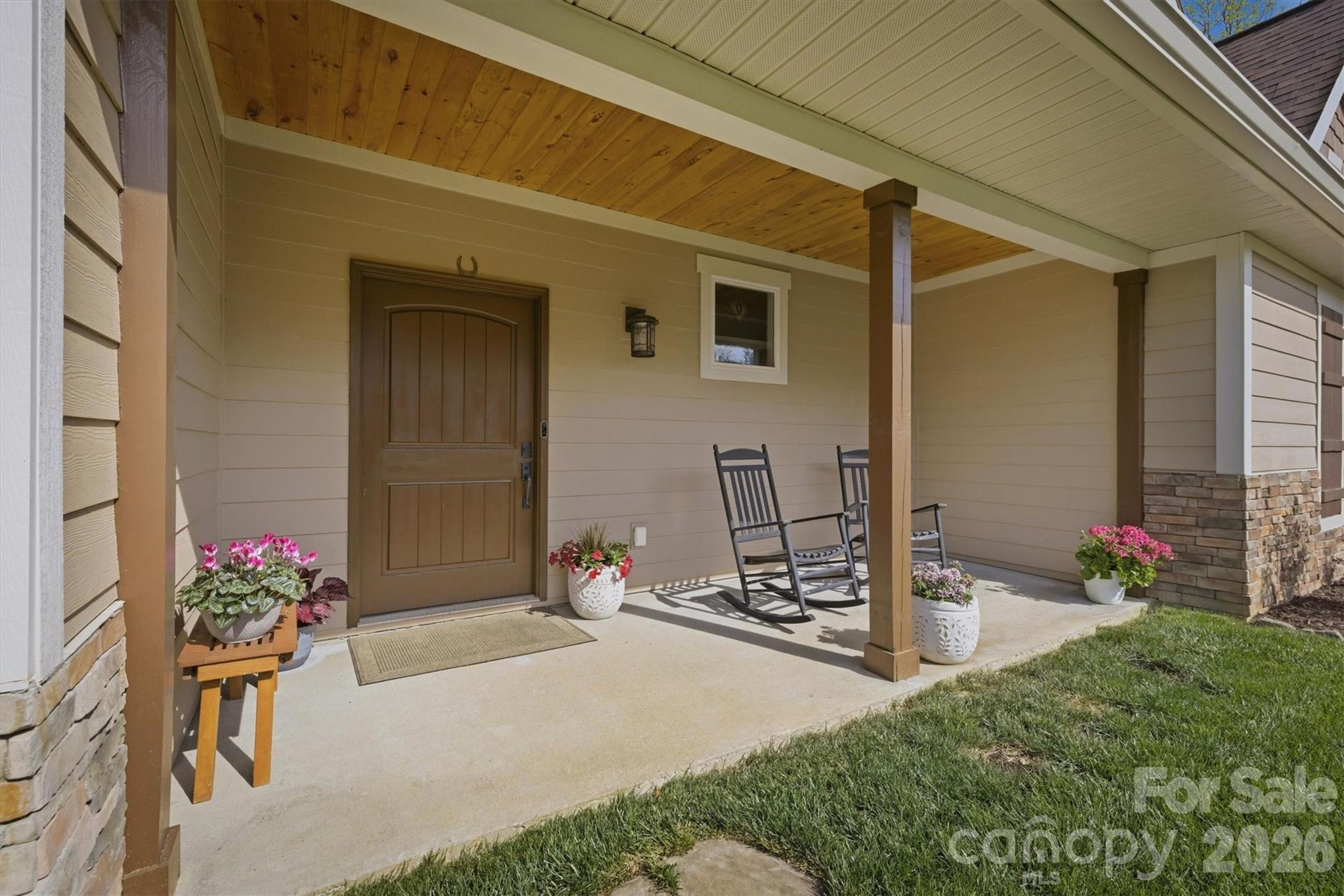 1510 High Valley Way — Lenoir