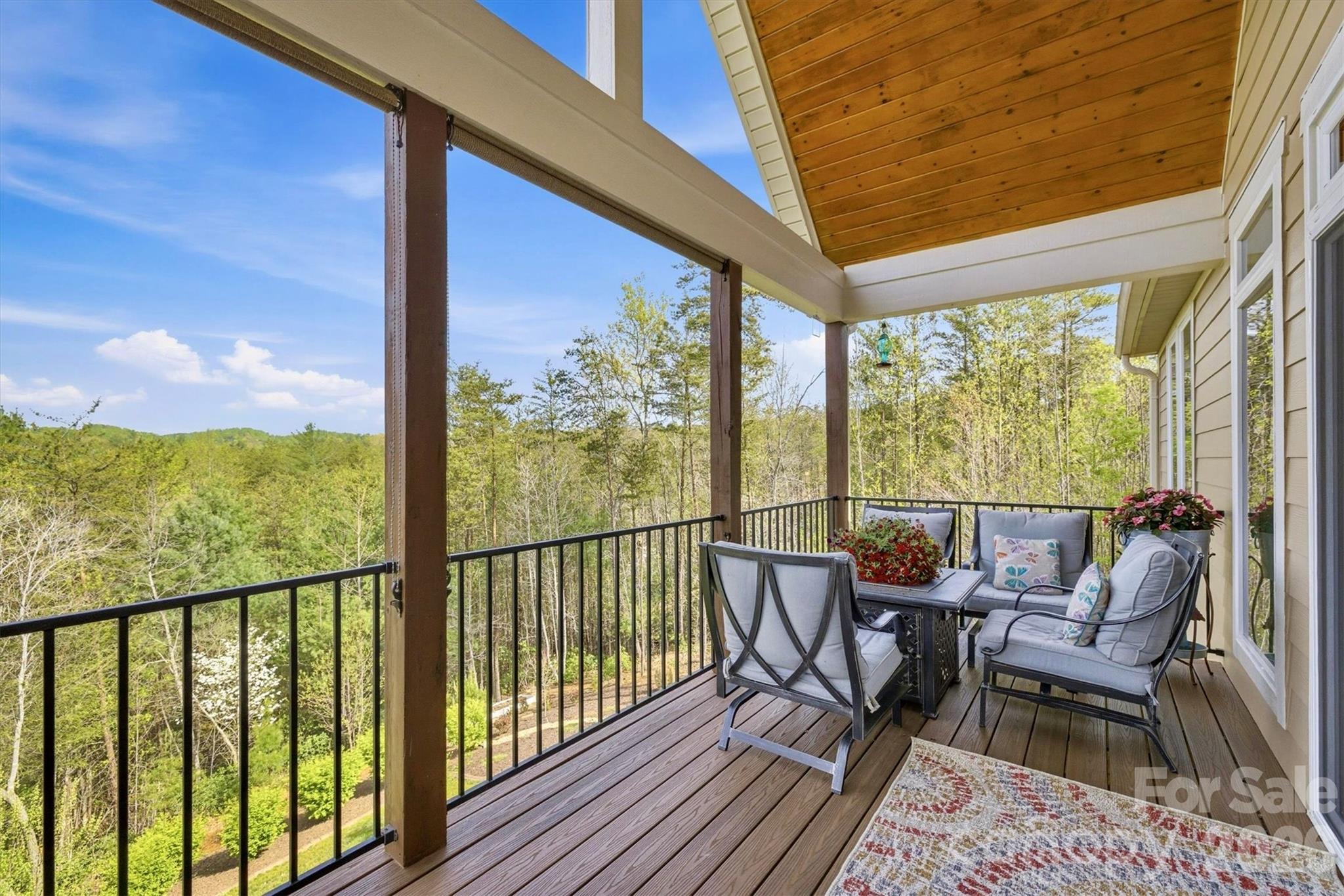 1510 High Valley Way — Lenoir