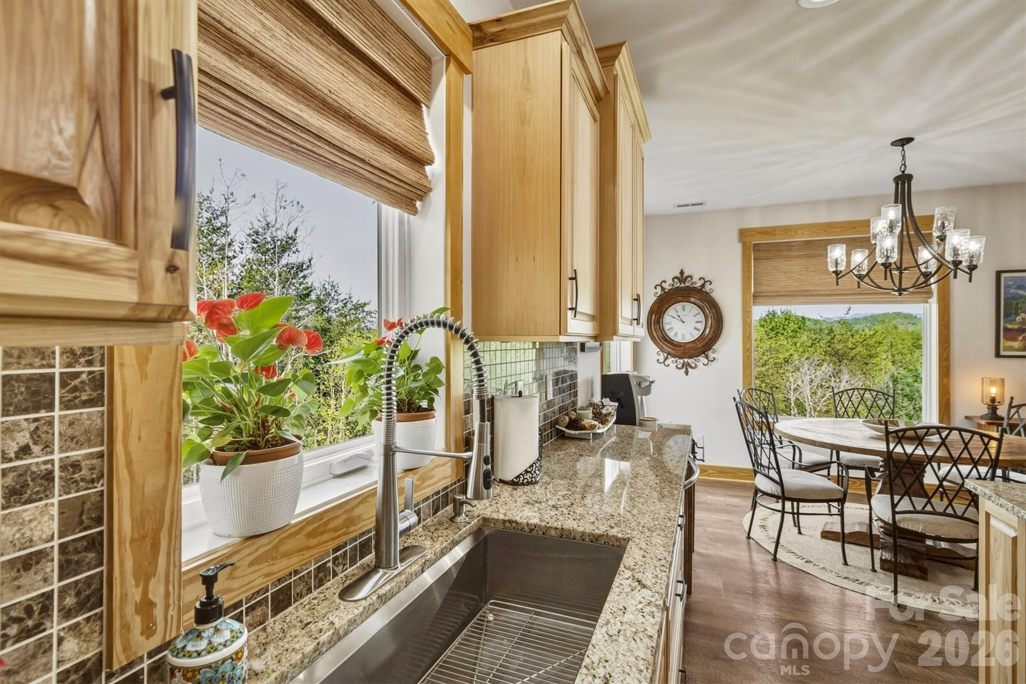 1510 High Valley Way — Lenoir