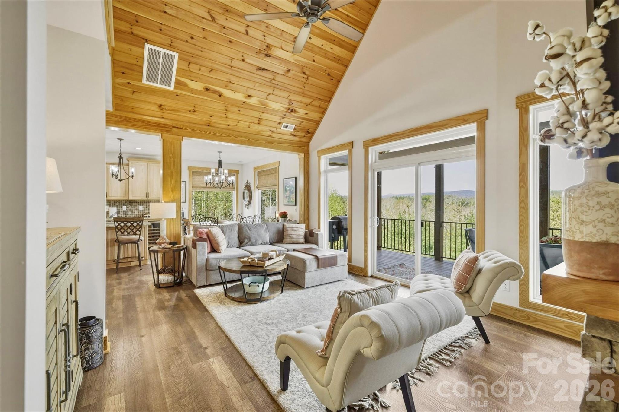 1510 High Valley Way — Lenoir