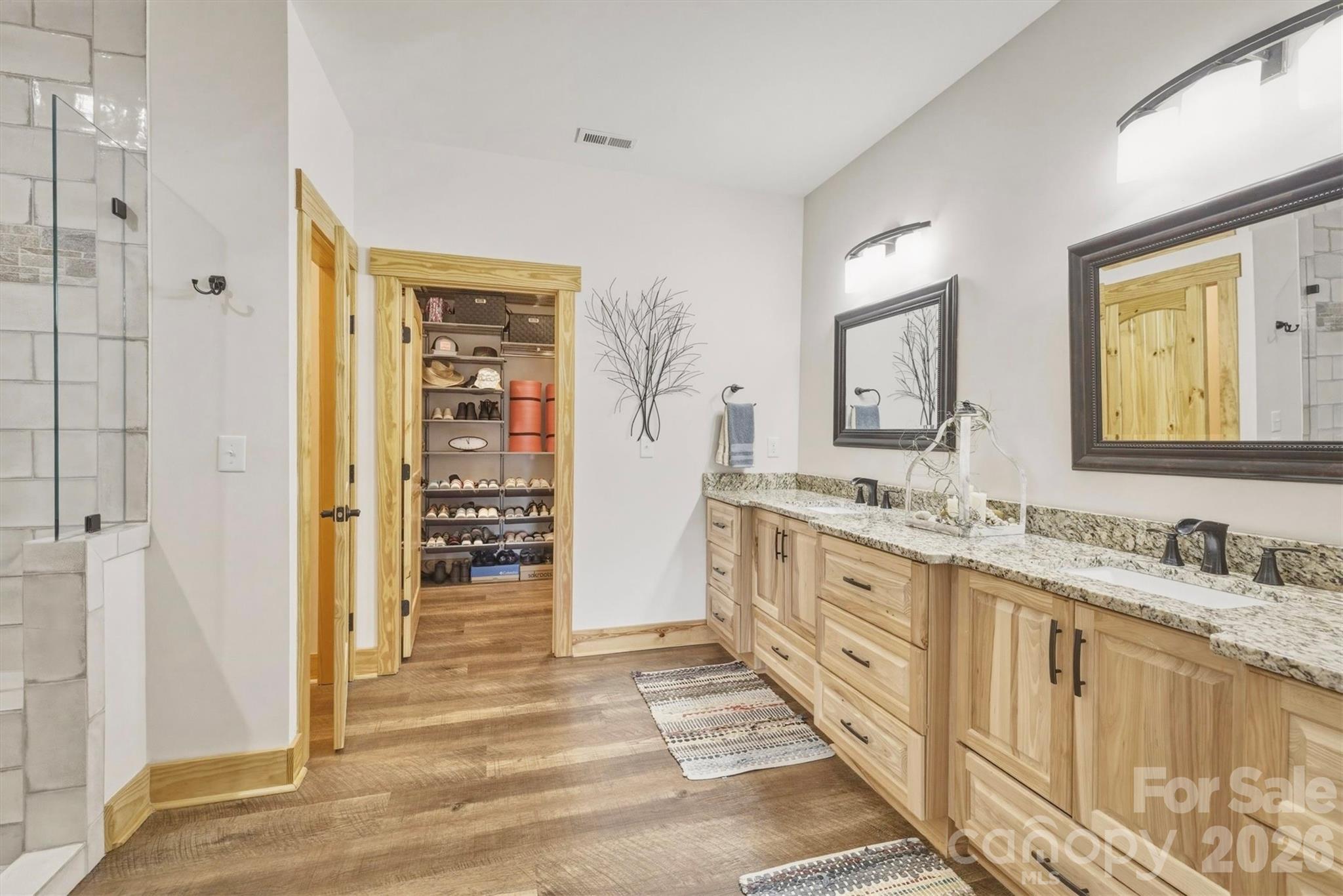 1510 High Valley Way — Lenoir