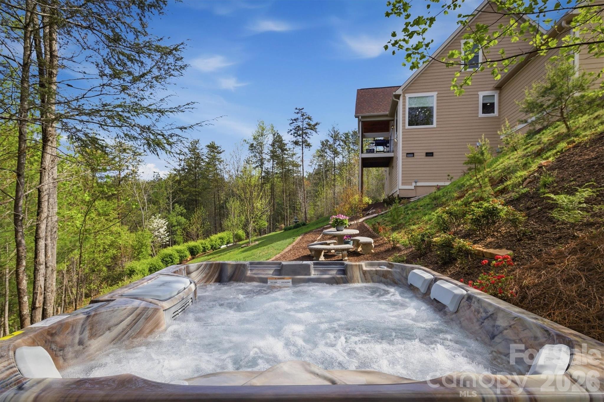 1510 High Valley Way — Lenoir