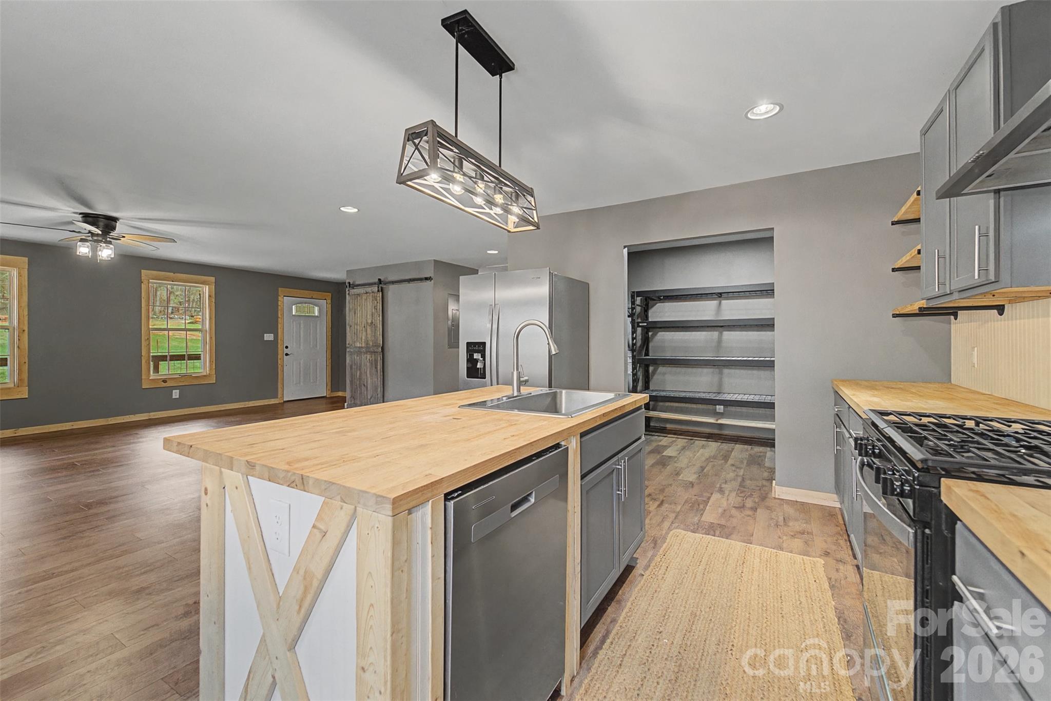 3240 Old Henson Cove Road — Canton