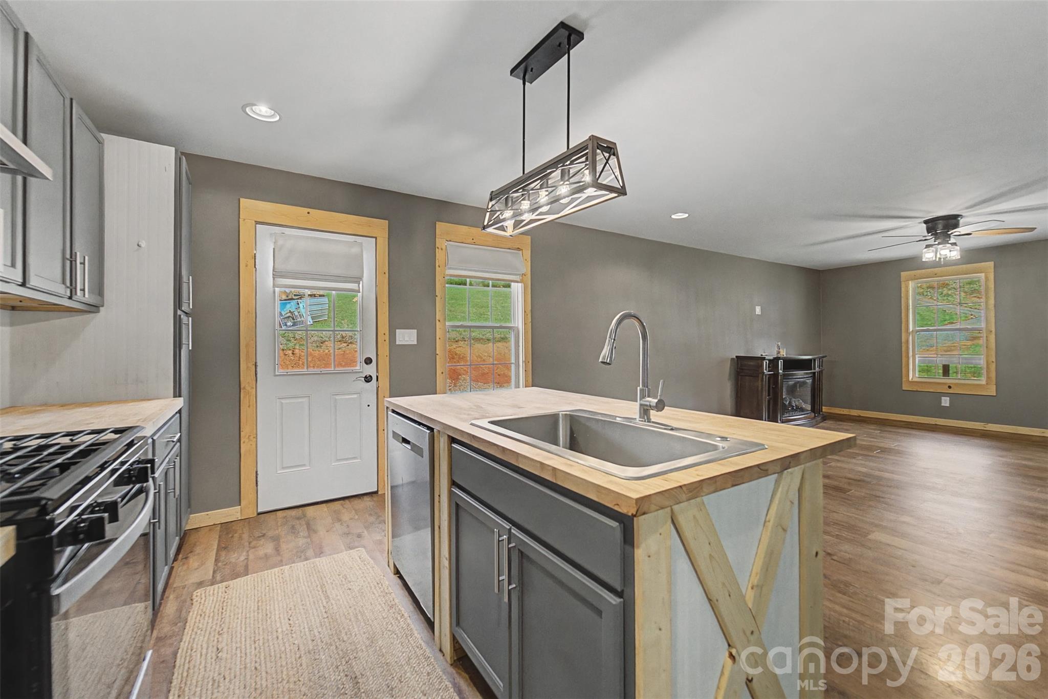 3240 Old Henson Cove Road — Canton