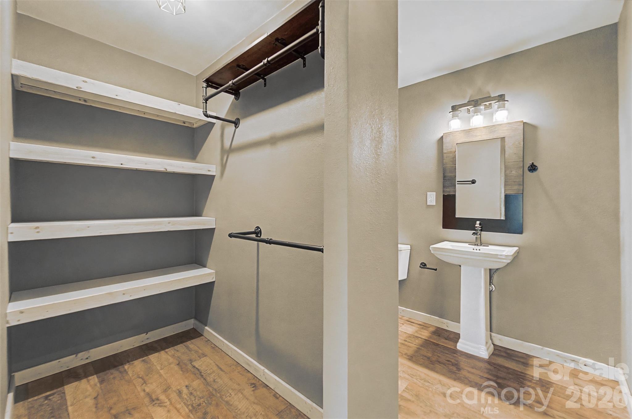 3240 Old Henson Cove Road — Canton