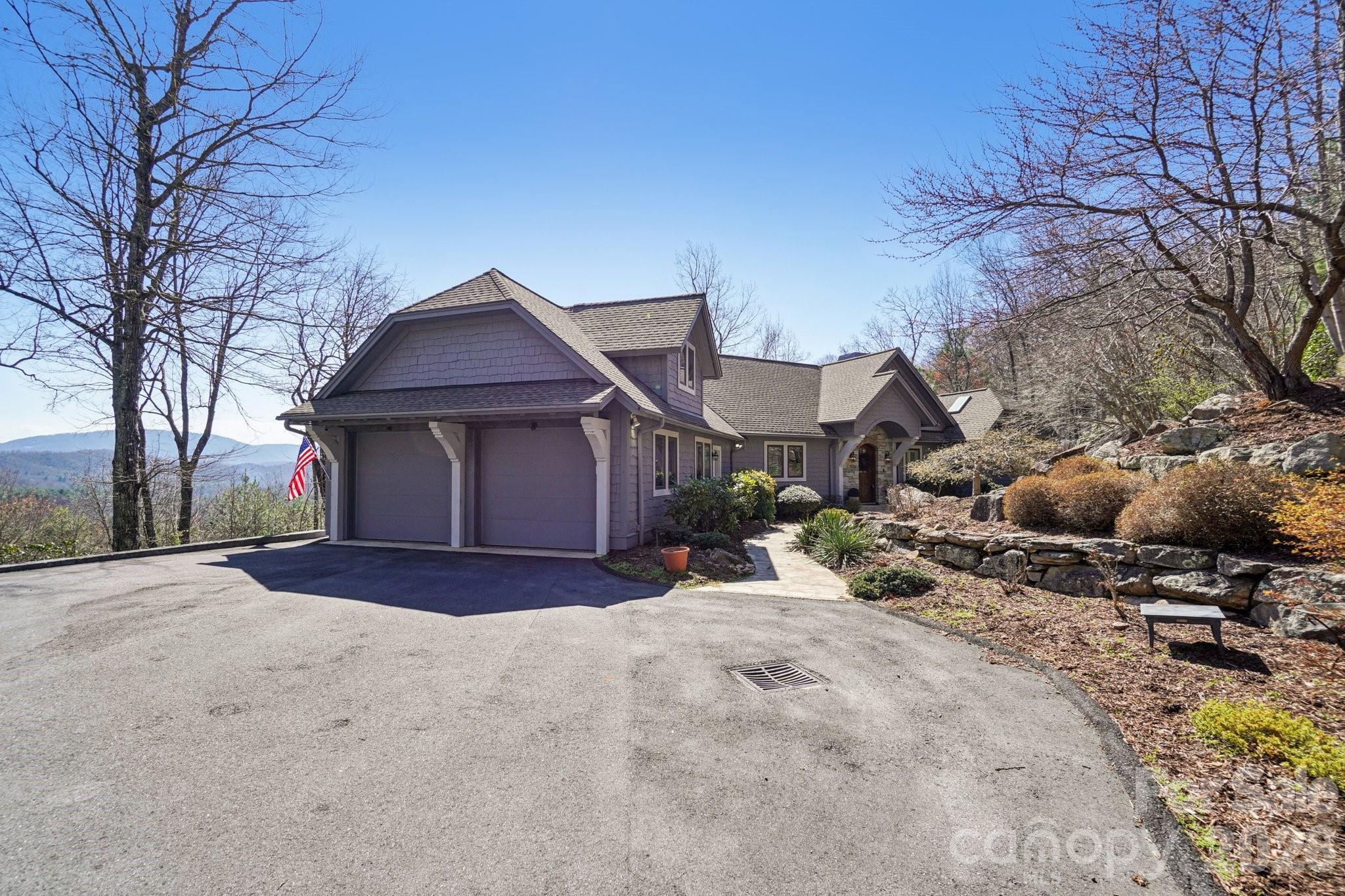 133 Falls Summit Road — Hendersonville