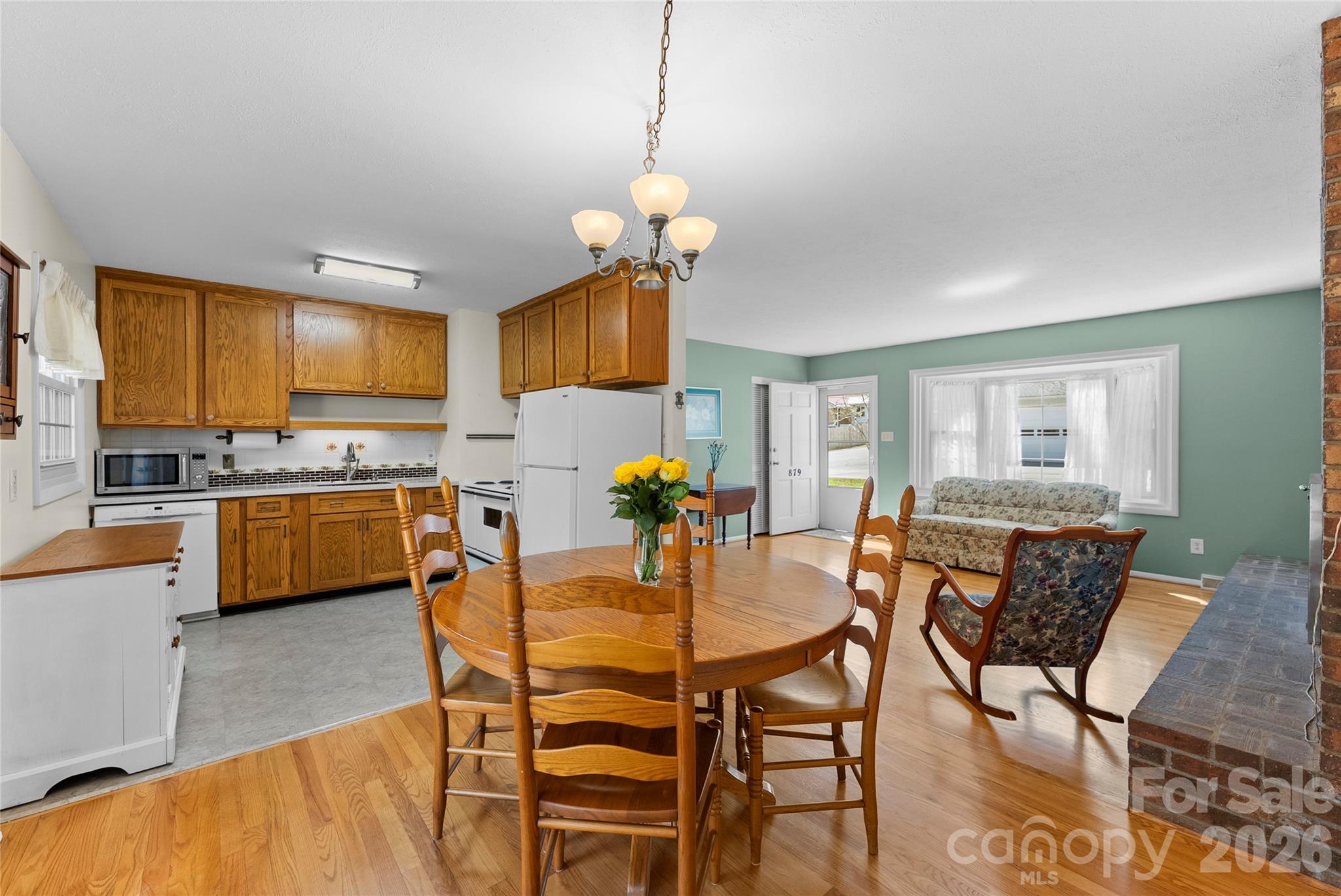 879 New Haw Creek Road — Asheville