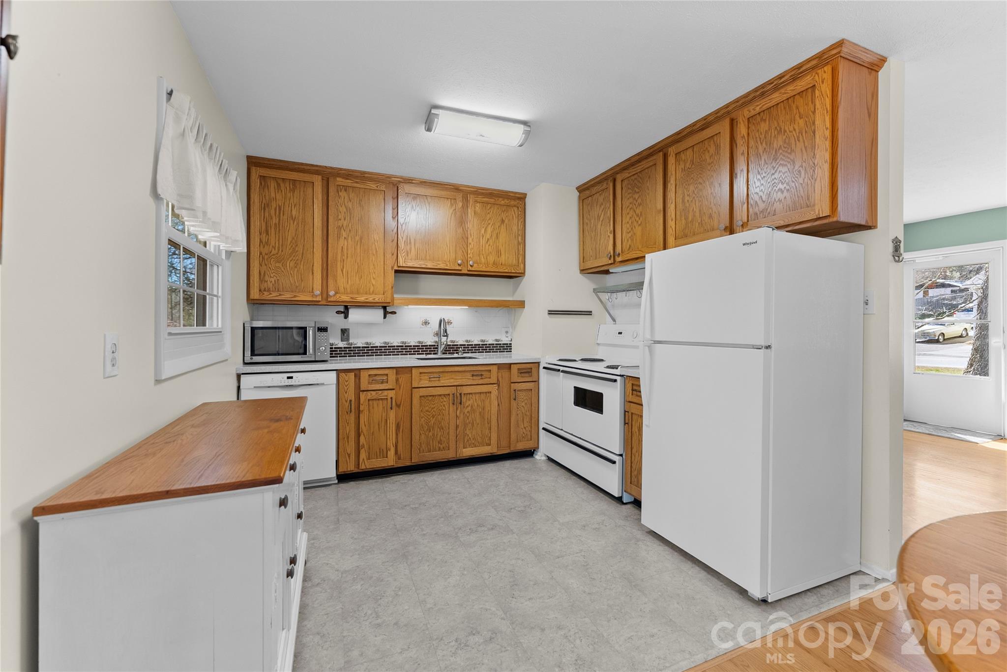 879 New Haw Creek Road — Asheville