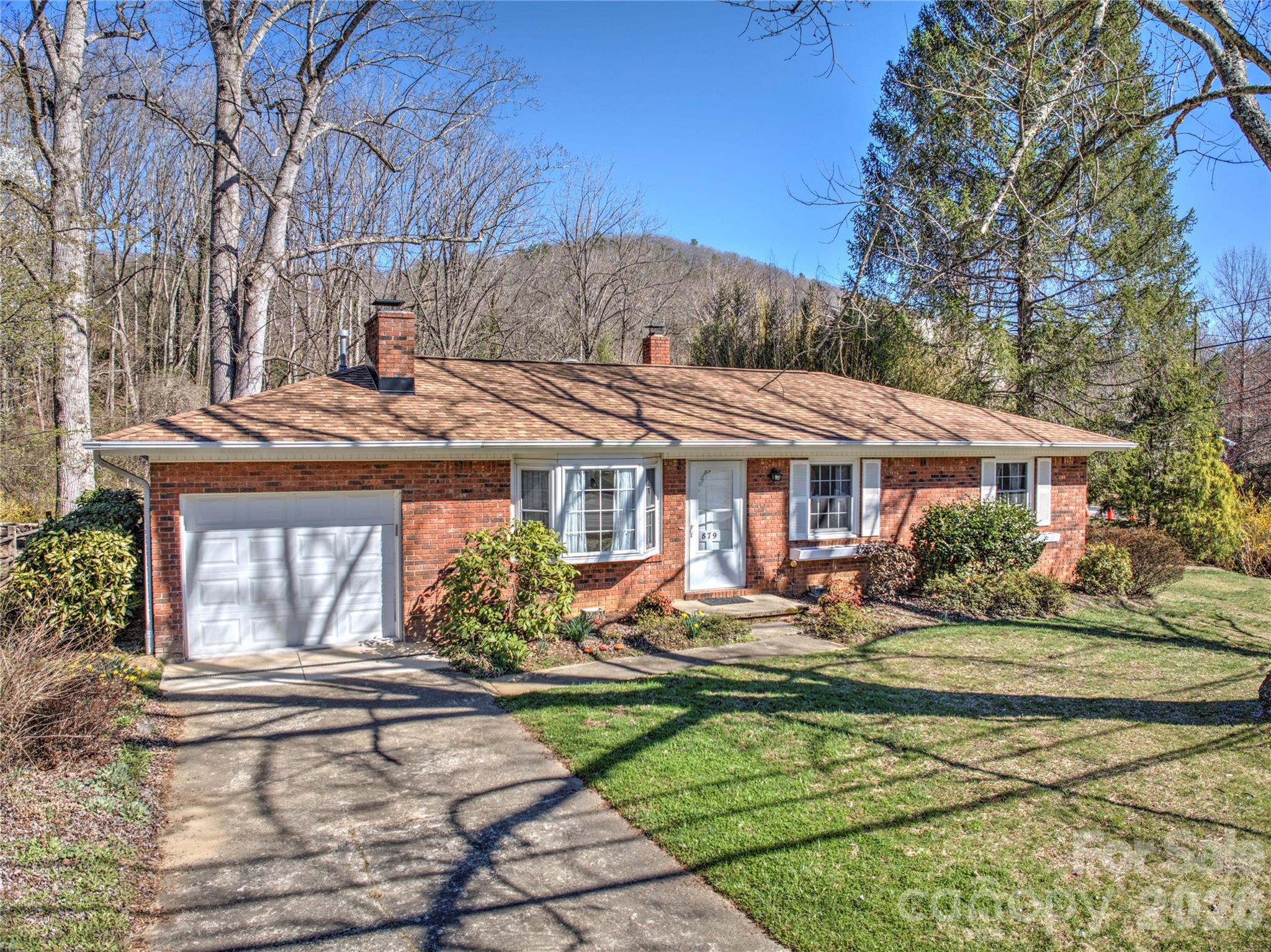 879 New Haw Creek Road — Asheville