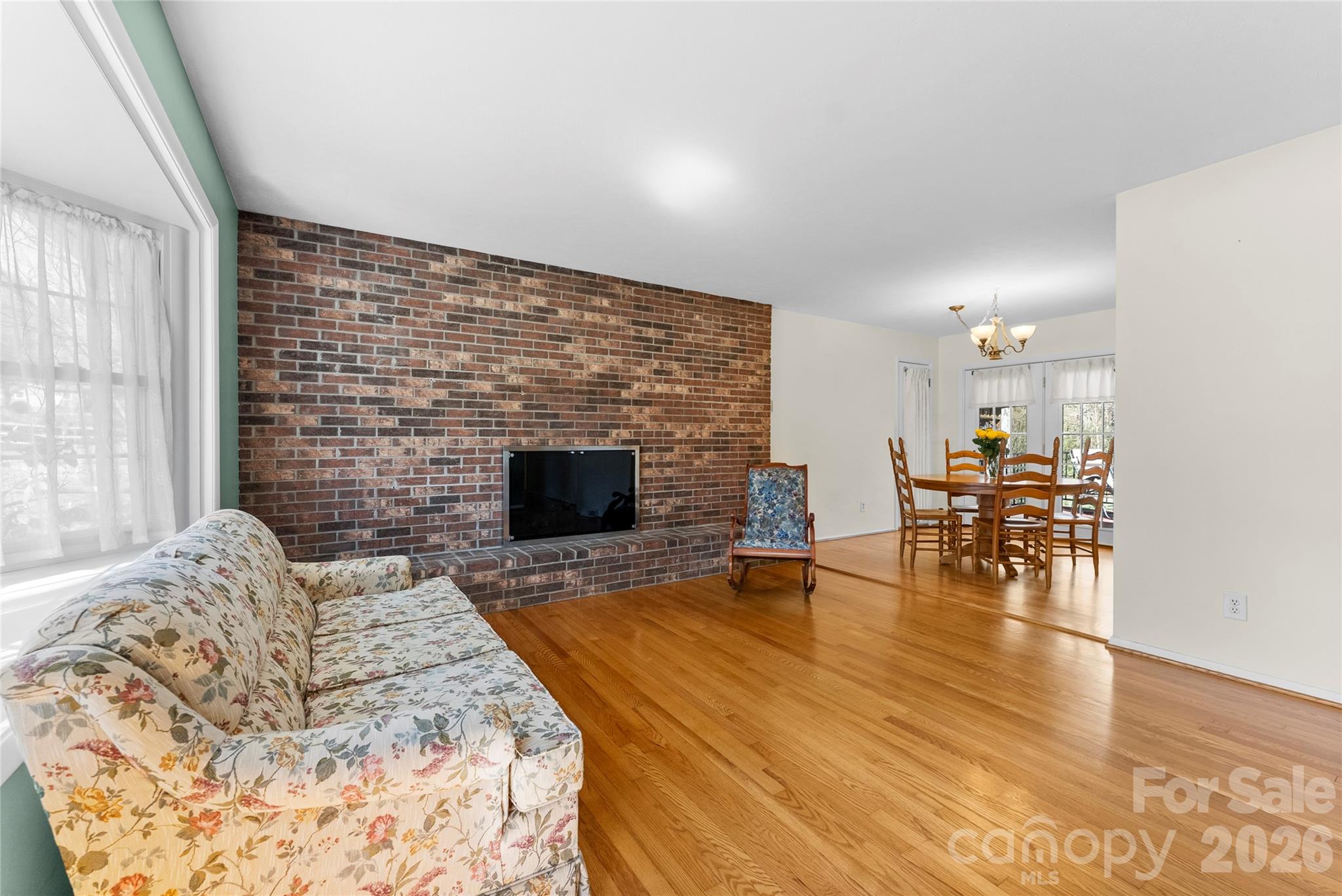879 New Haw Creek Road — Asheville