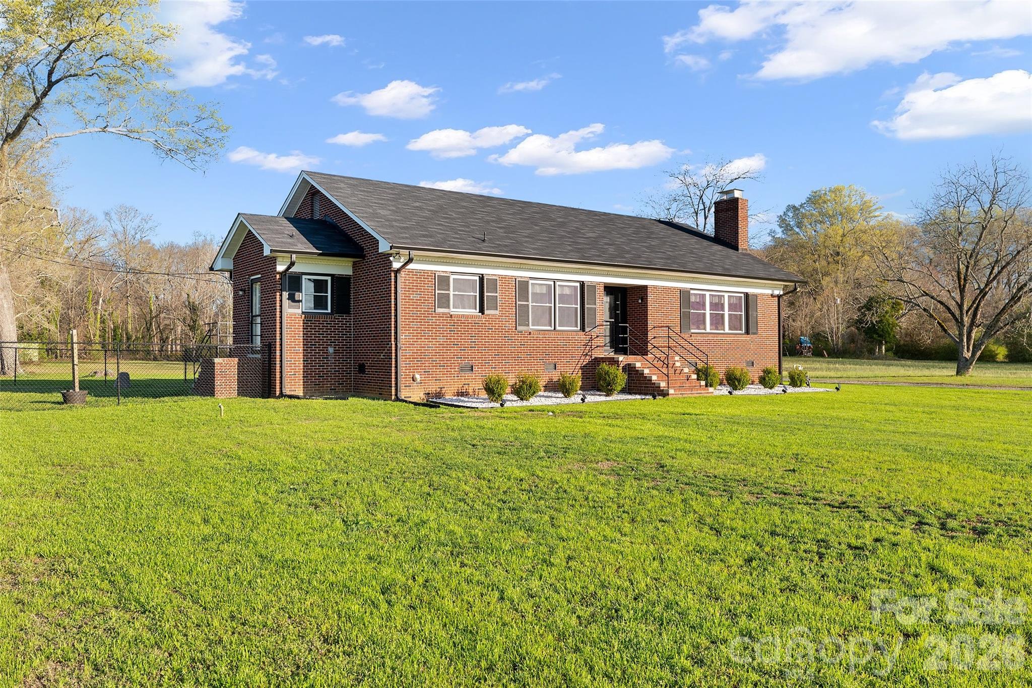 871 Saluda Road — Chester