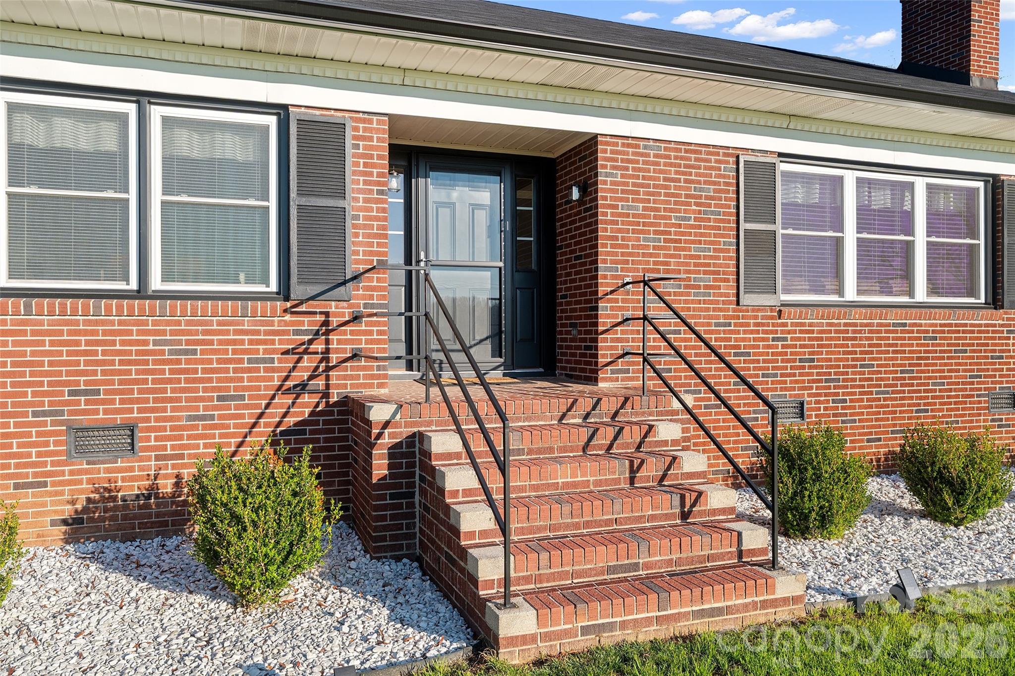 871 Saluda Road — Chester