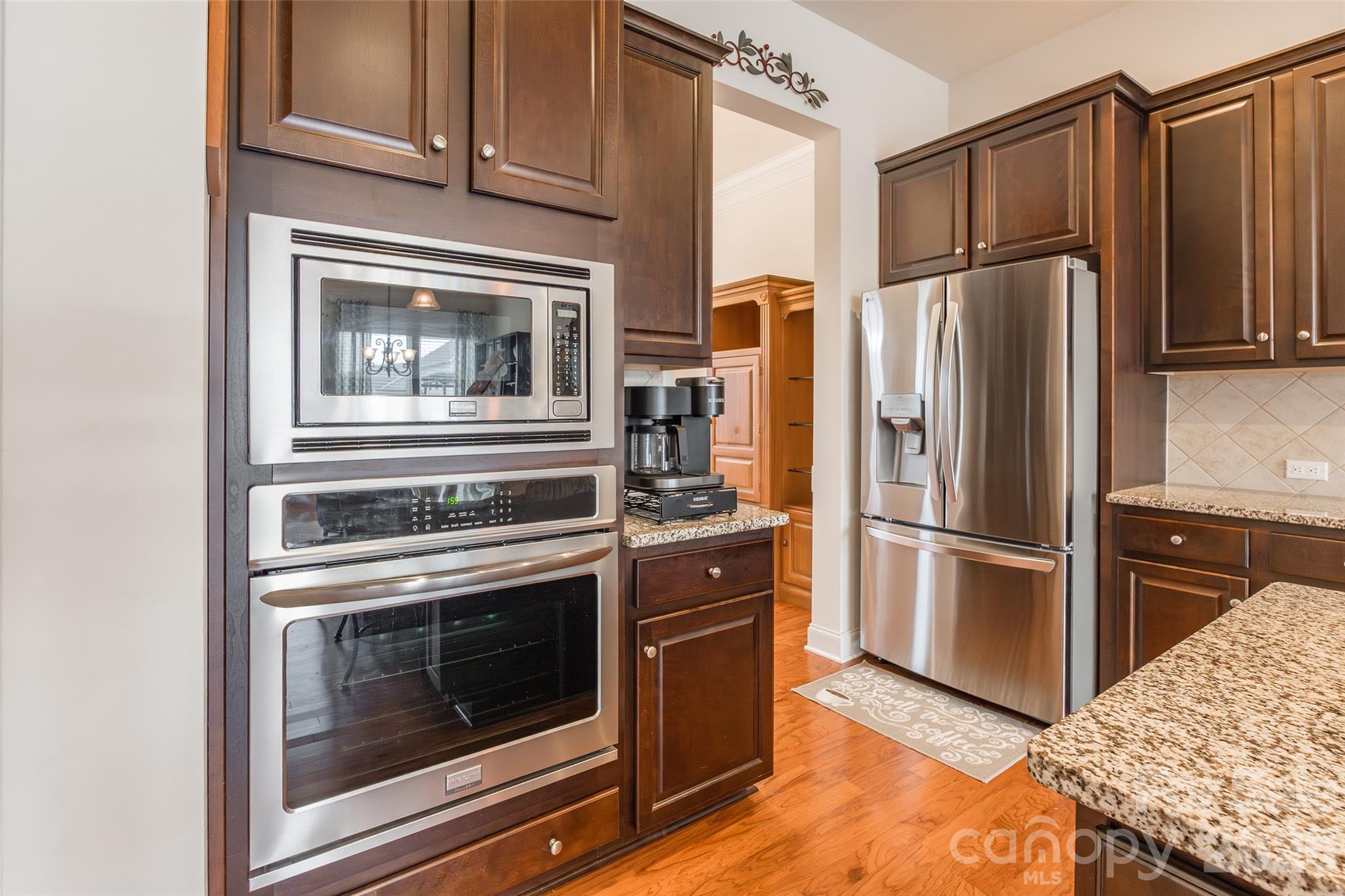 1105 Mantell Road — Lancaster