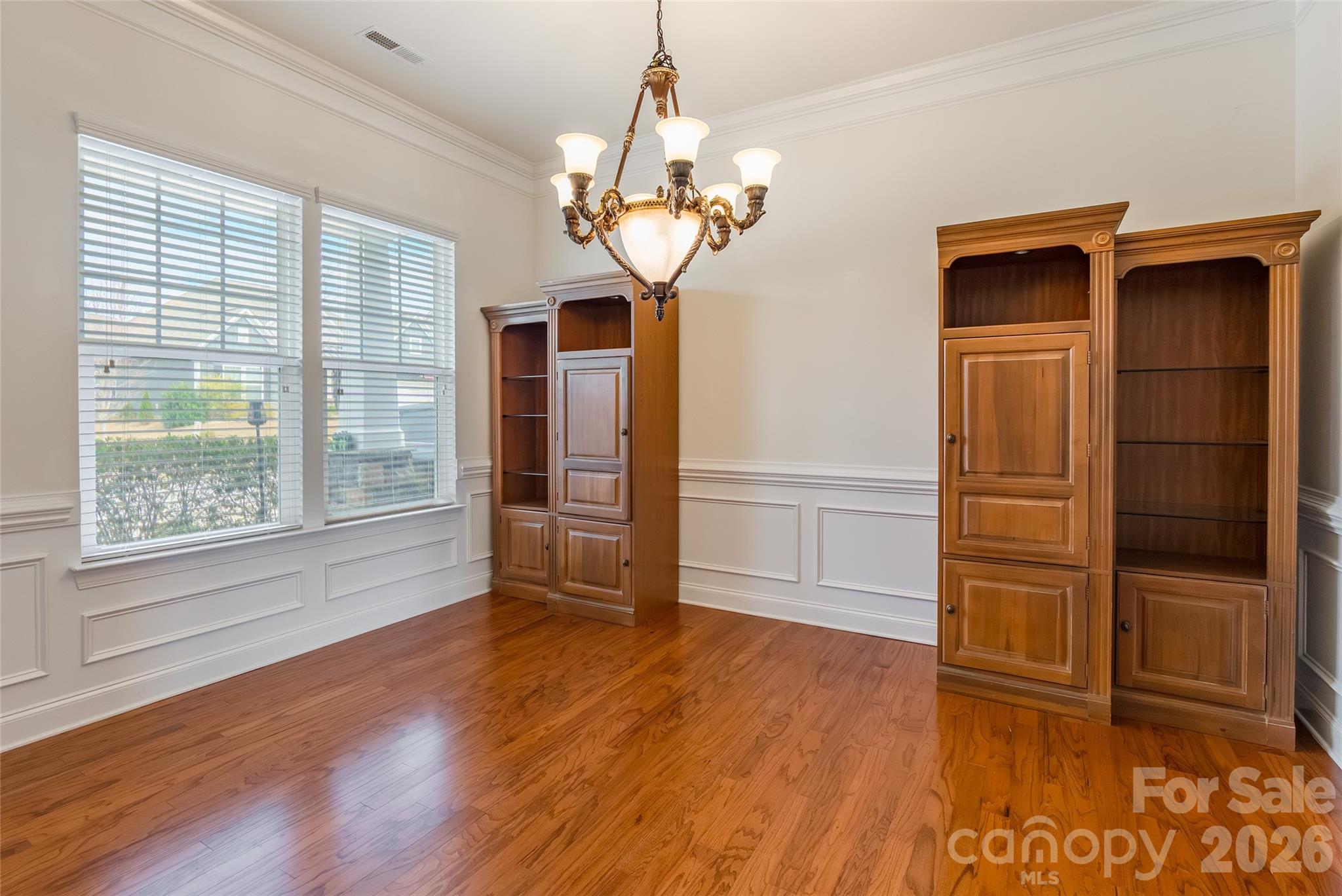 1105 Mantell Road — Lancaster
