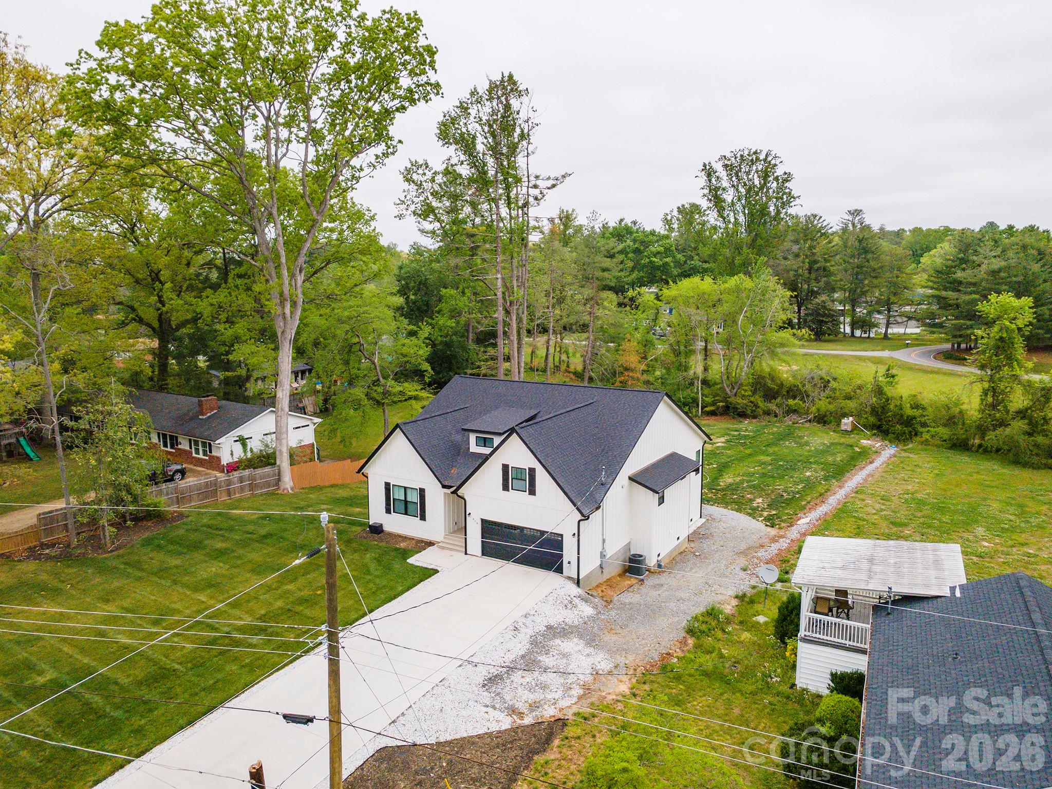 808 Maybank Drive — Hendersonville