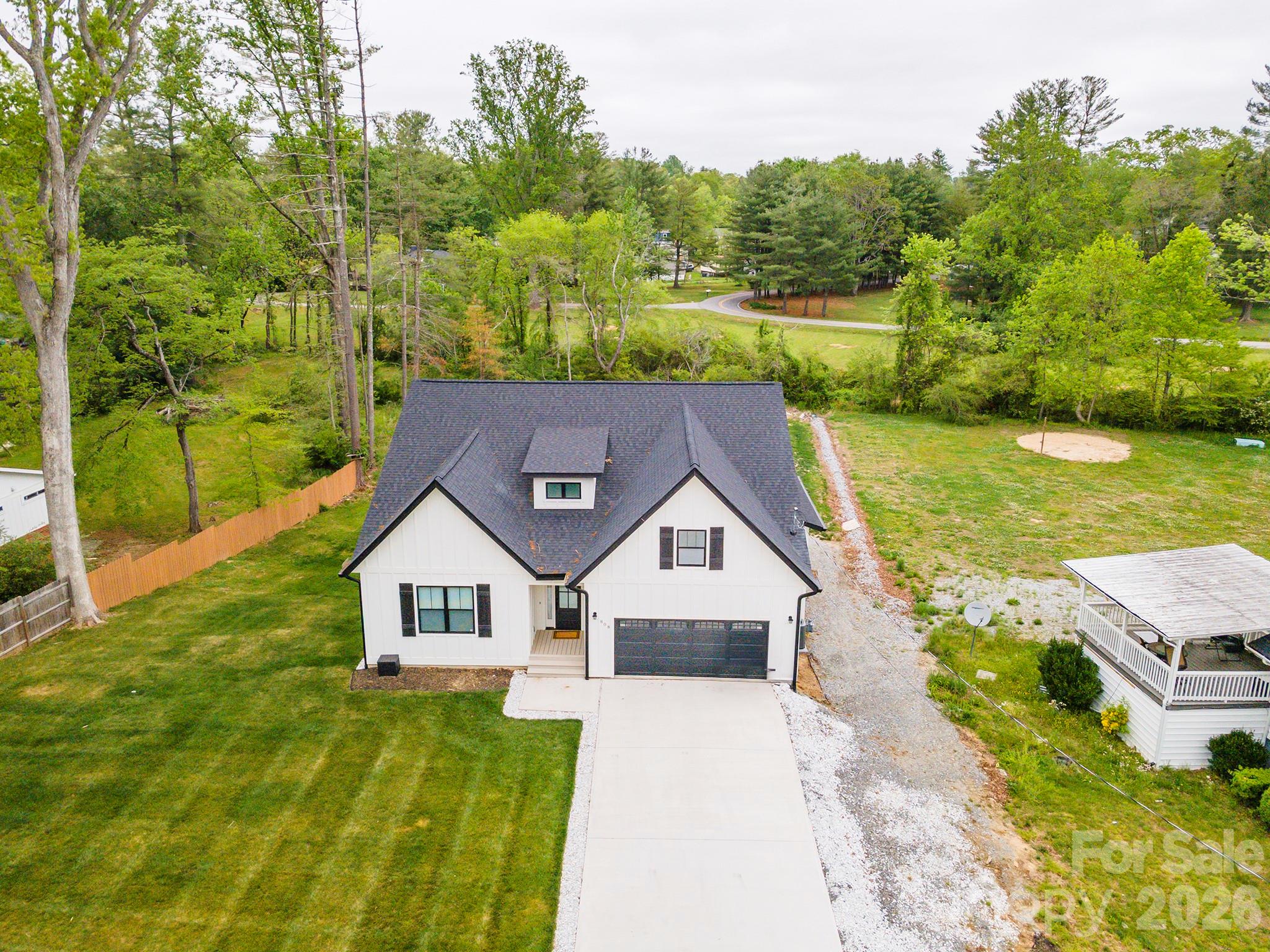 808 Maybank Drive — Hendersonville