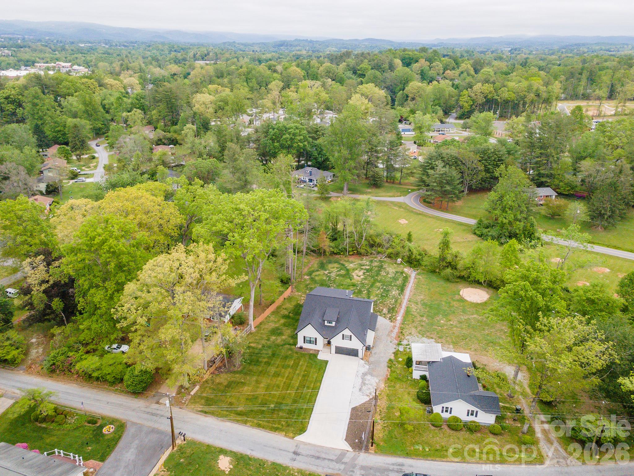 808 Maybank Drive — Hendersonville