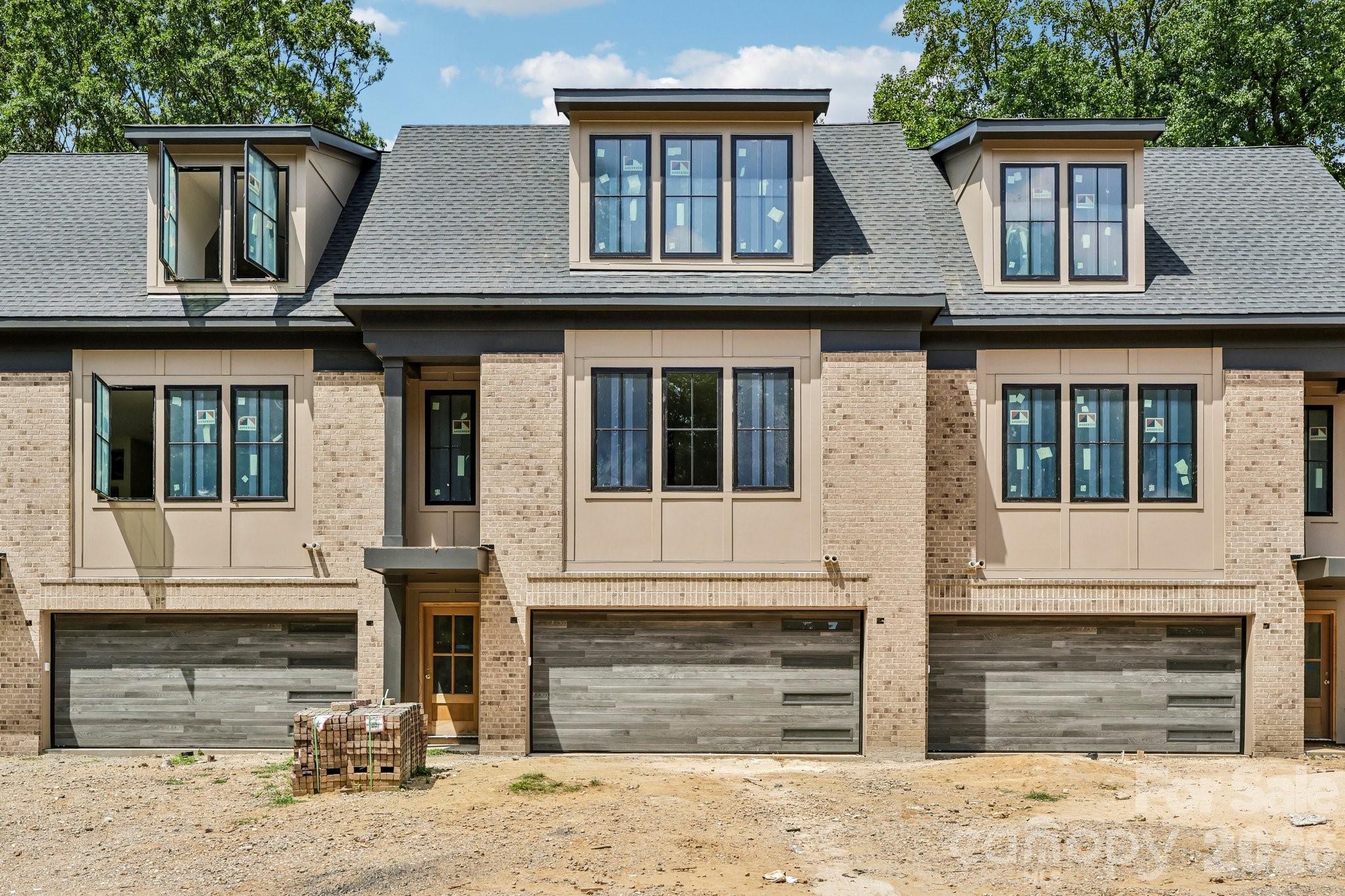 1539 Crystal Road — Charlotte