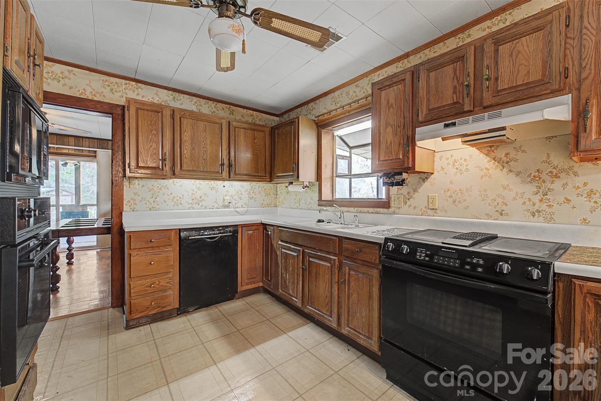 318 Sunrise Park — Sylva
