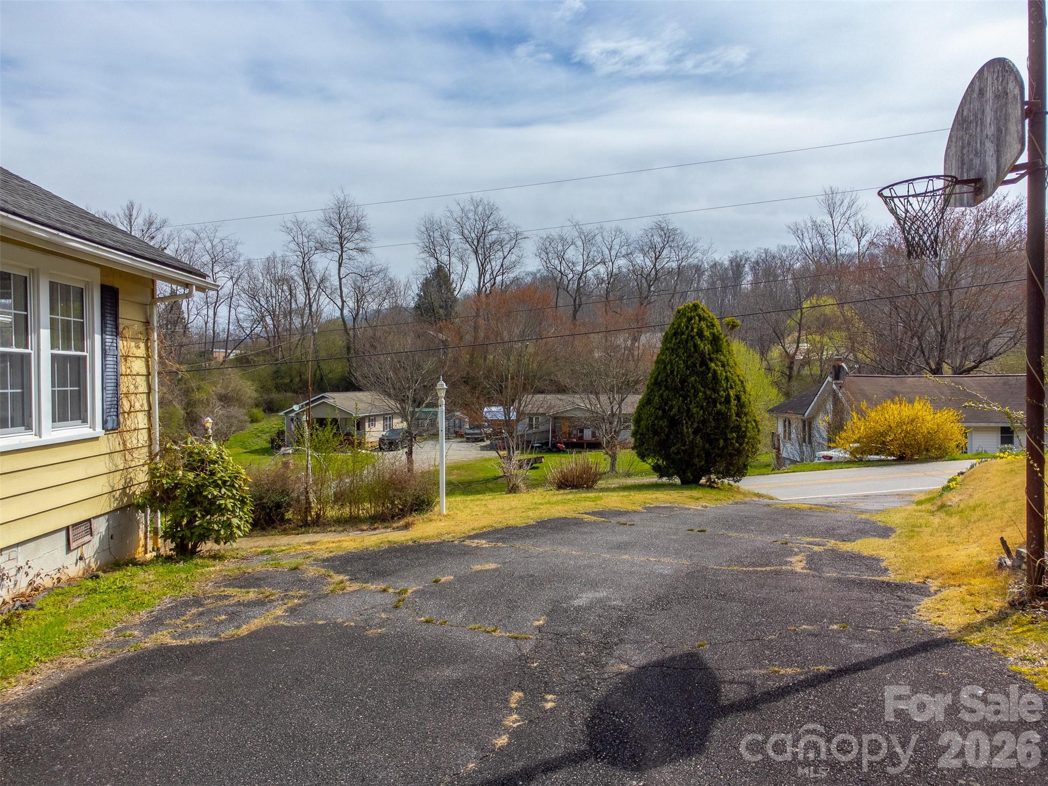 318 Sunrise Park — Sylva