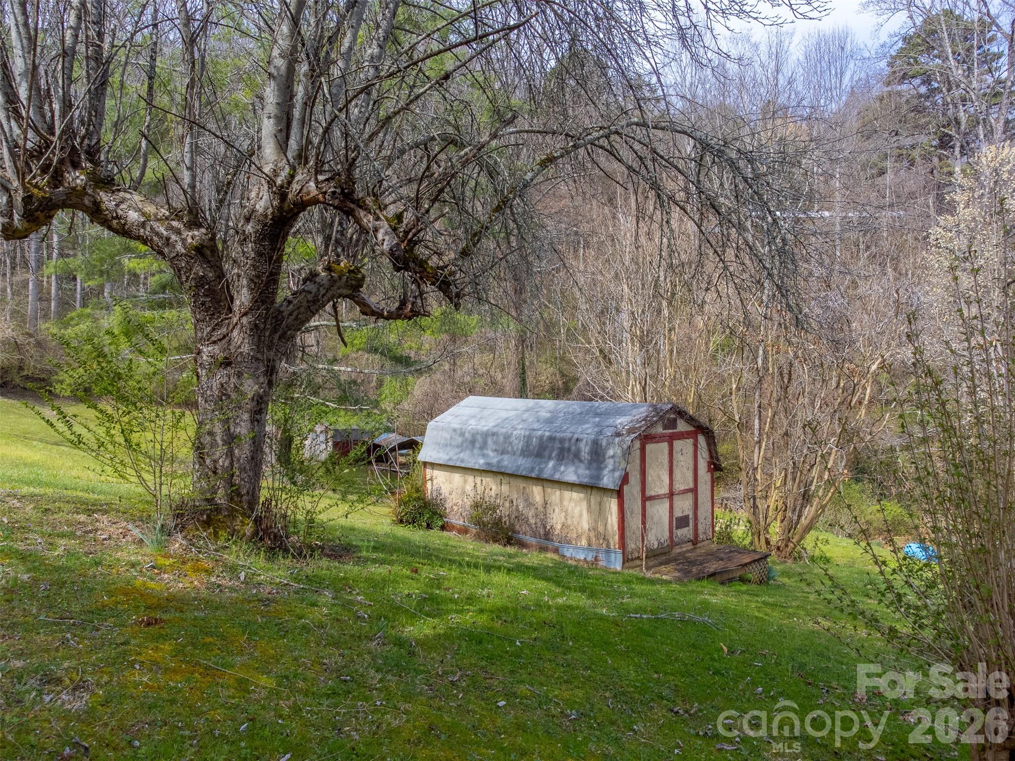 318 Sunrise Park — Sylva