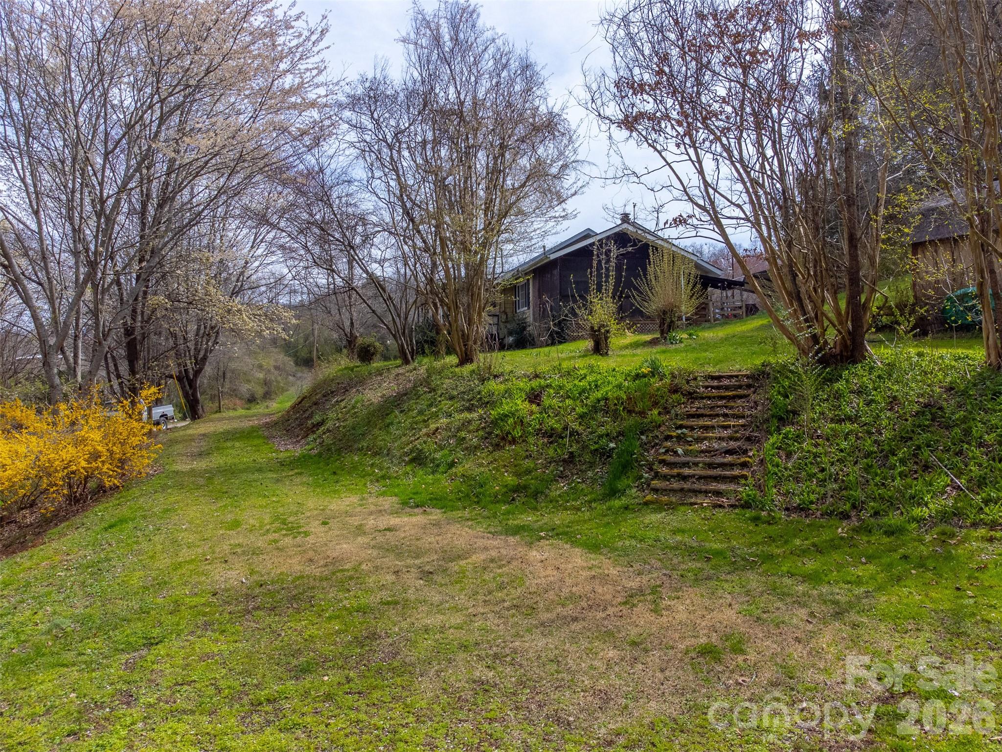 318 Sunrise Park — Sylva