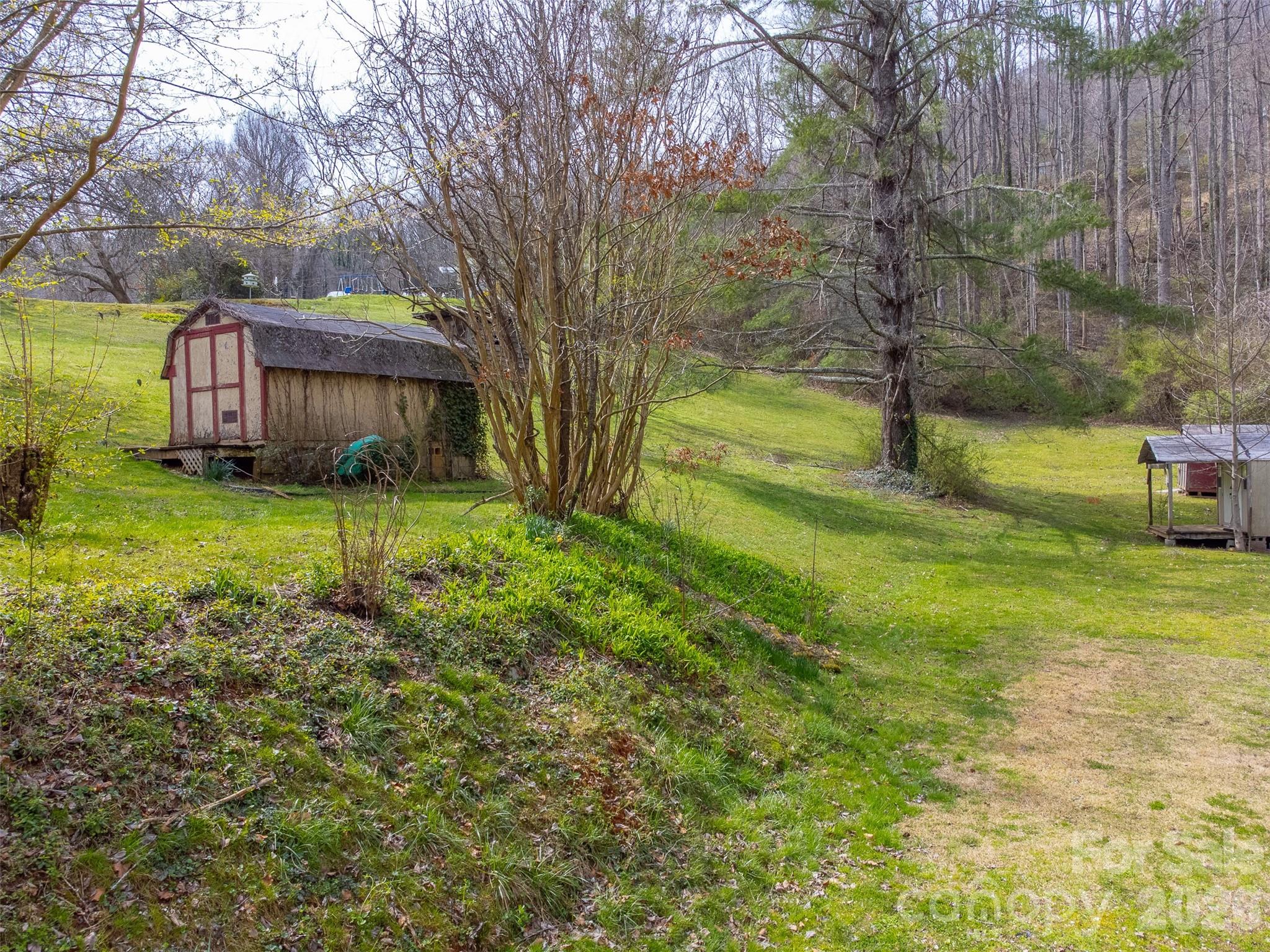 318 Sunrise Park — Sylva
