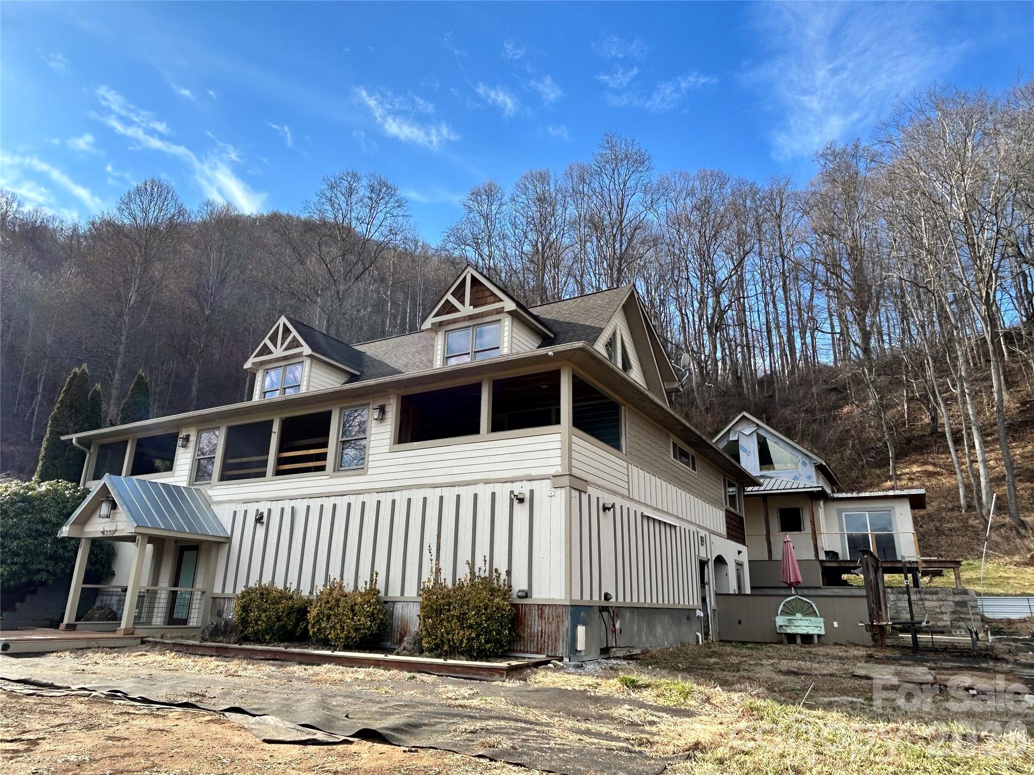 330 Potts Drive — Waynesville