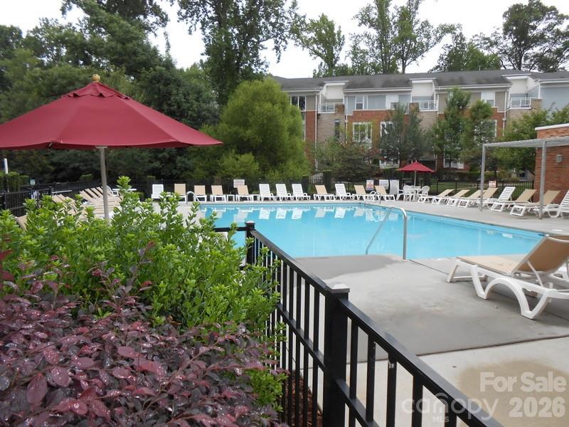 537 Donatello Avenue — Charlotte