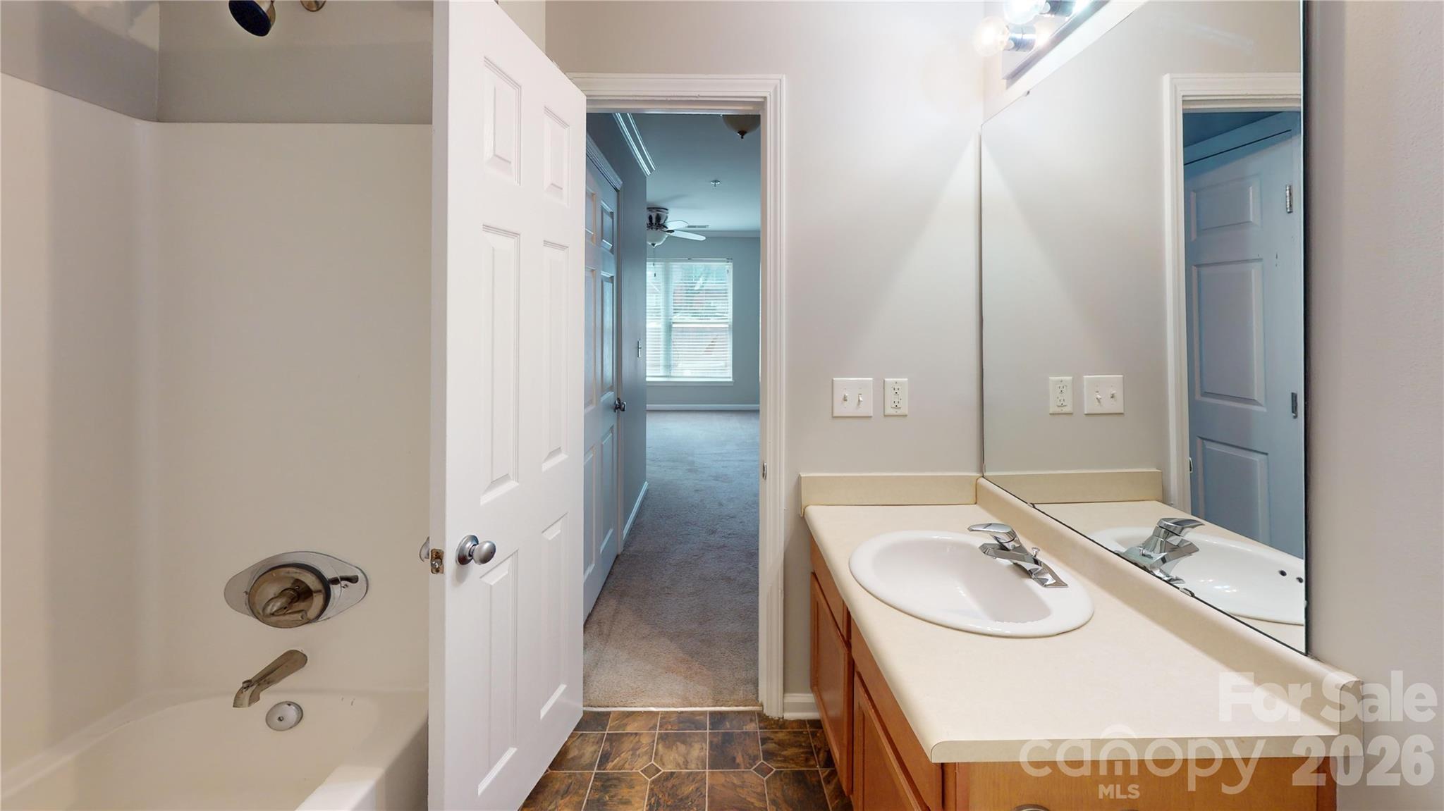 537 Donatello Avenue — Charlotte
