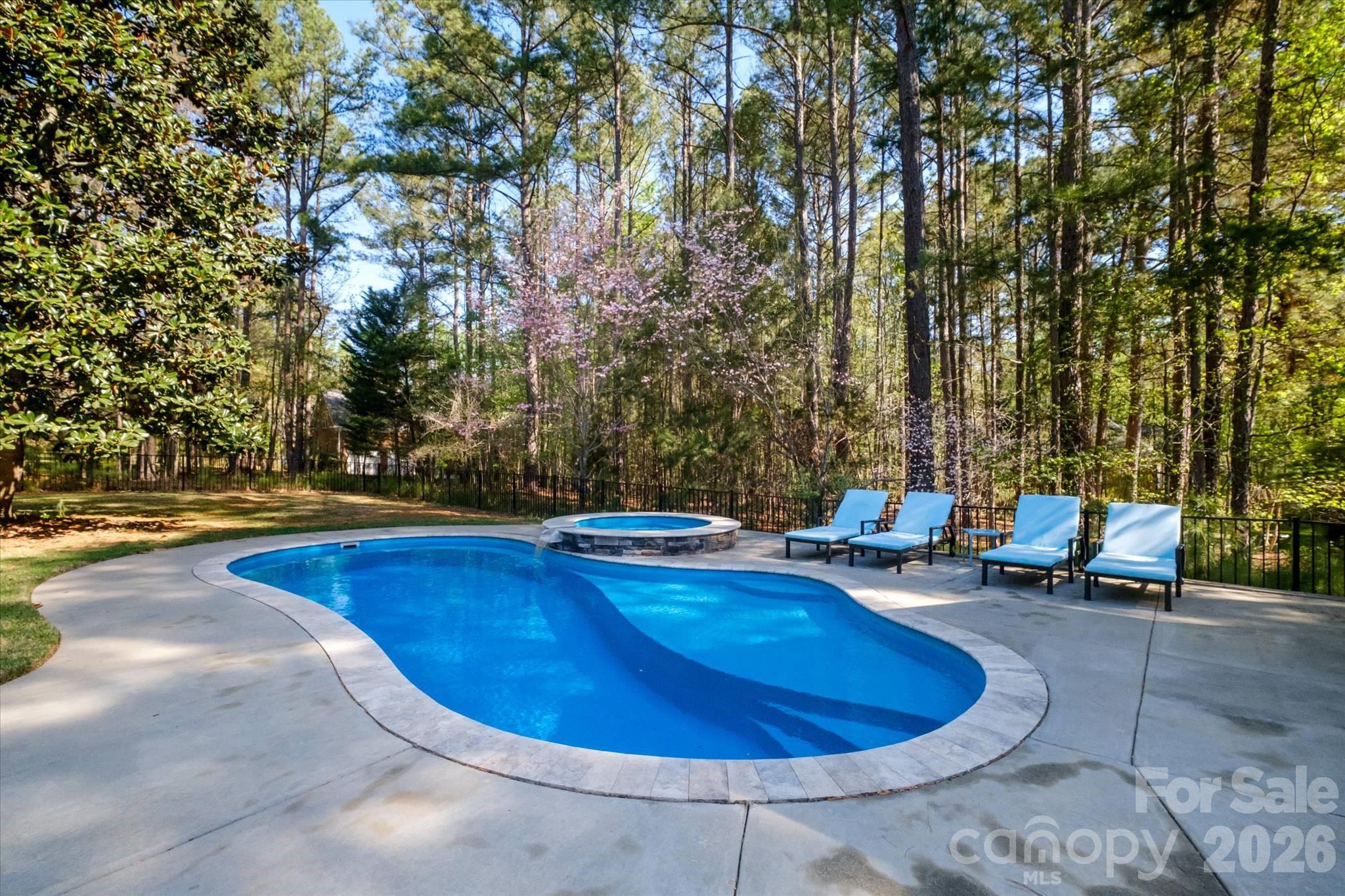 3570 Weddington Oaks Drive — Matthews