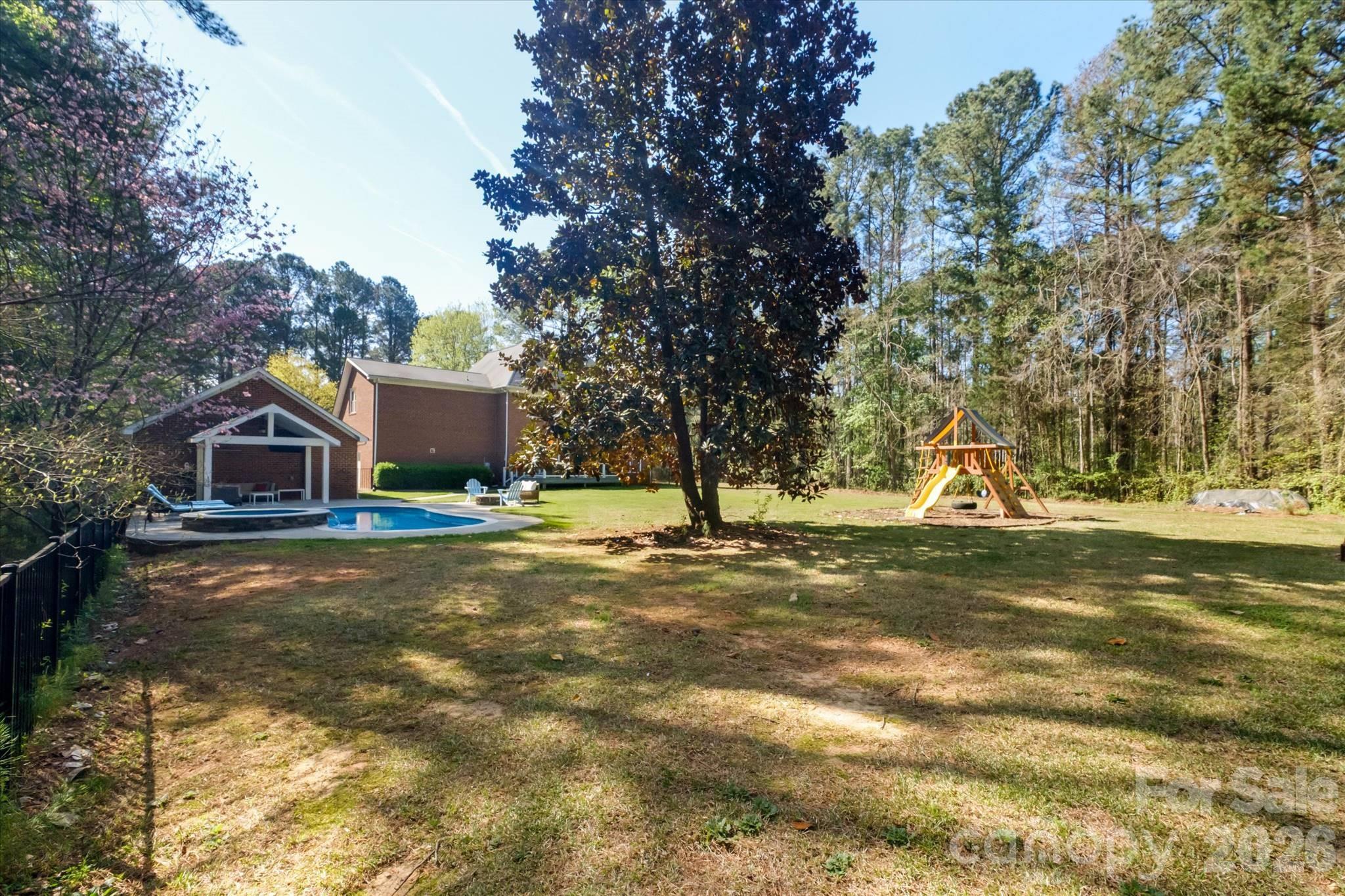3570 Weddington Oaks Drive — Matthews