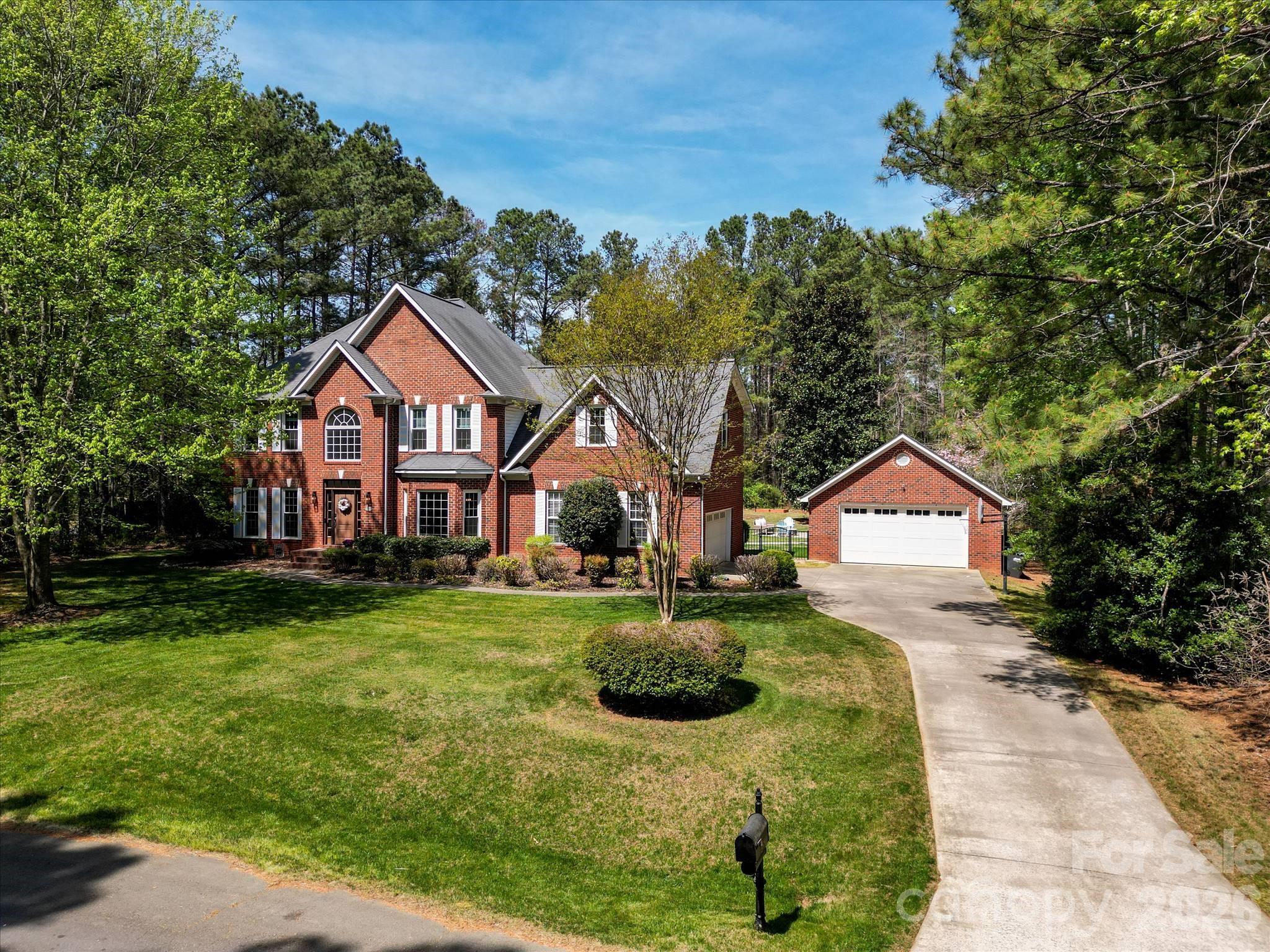 3570 Weddington Oaks Drive — Matthews
