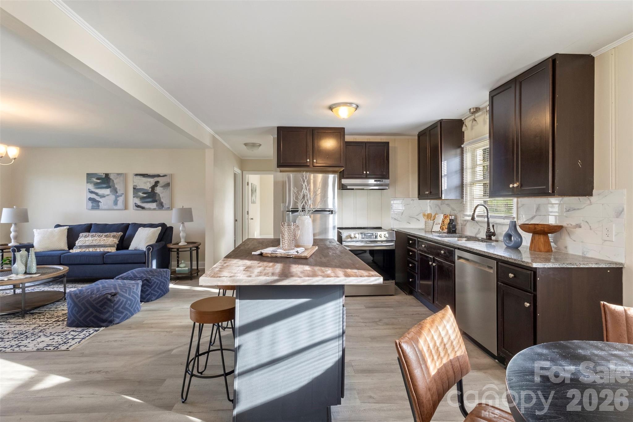 4432 E Highway 27 Highway — Iron Station