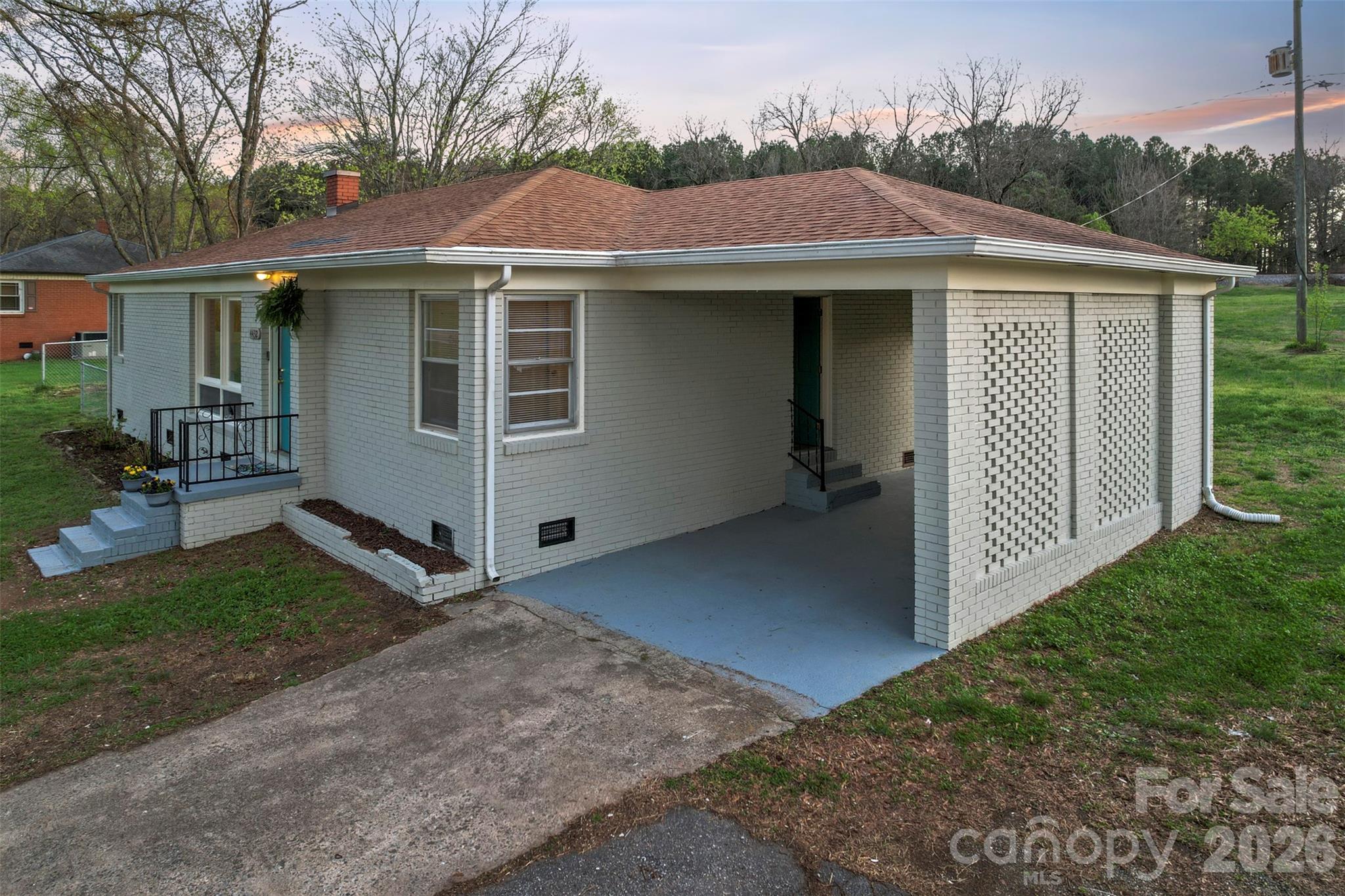 4432 E Highway 27 Highway — Iron Station