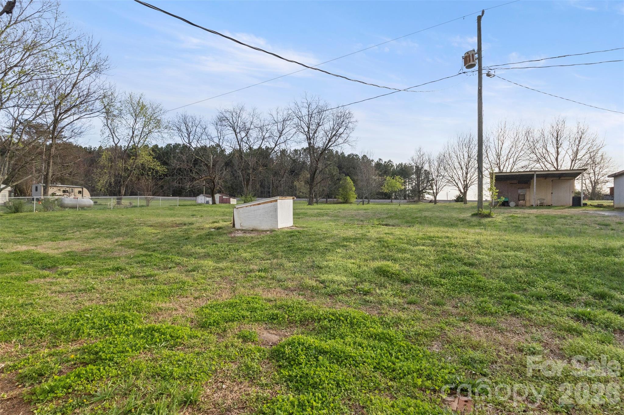 4432 E Highway 27 Highway — Iron Station