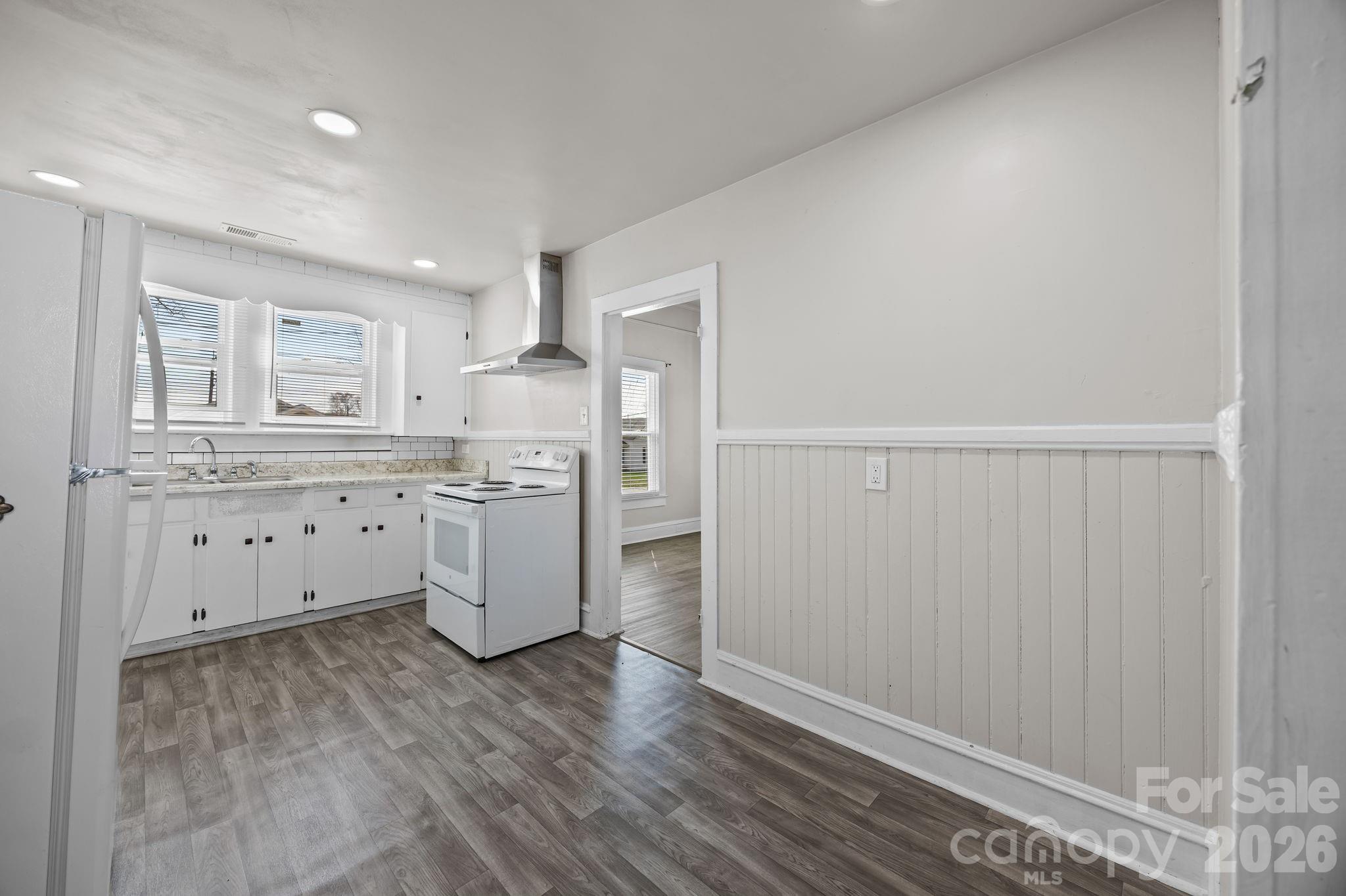828 Park Avenue — Salisbury