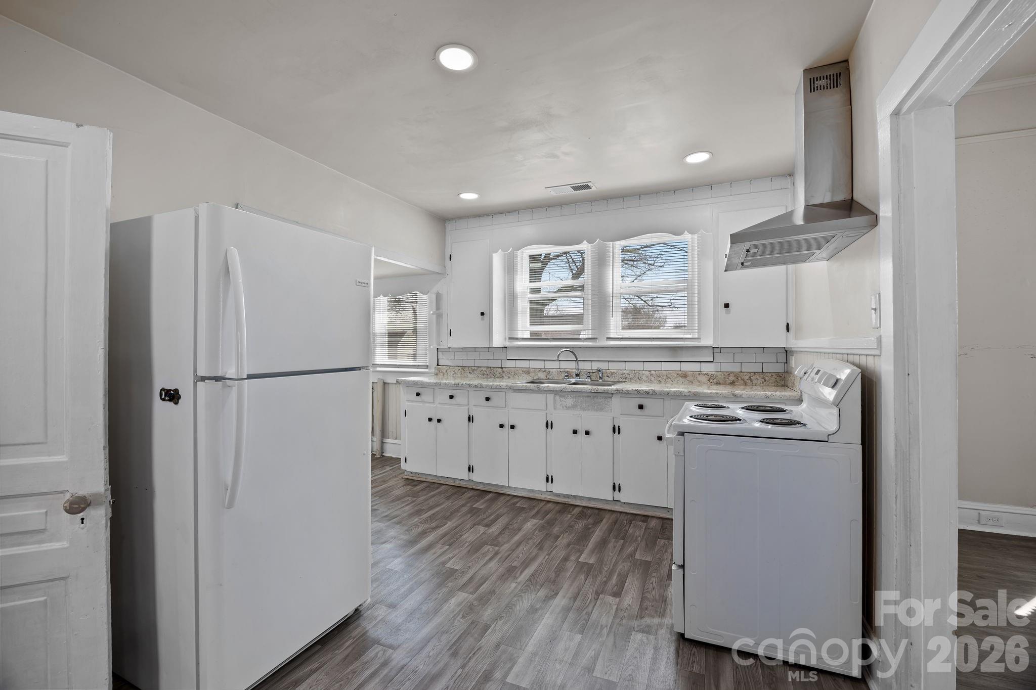 828 Park Avenue — Salisbury