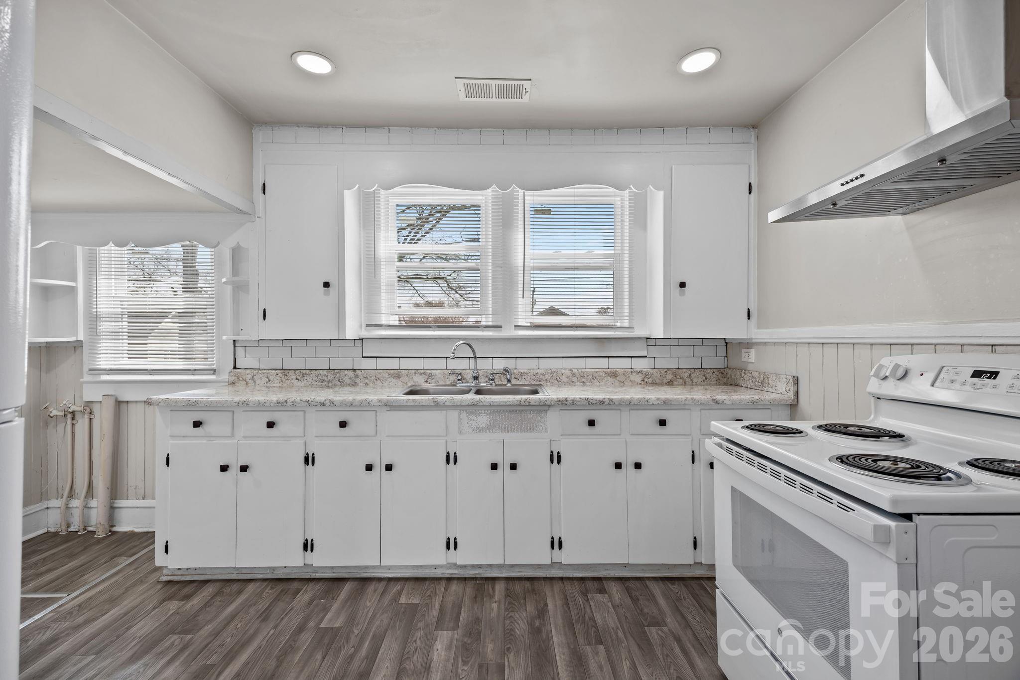 828 Park Avenue — Salisbury