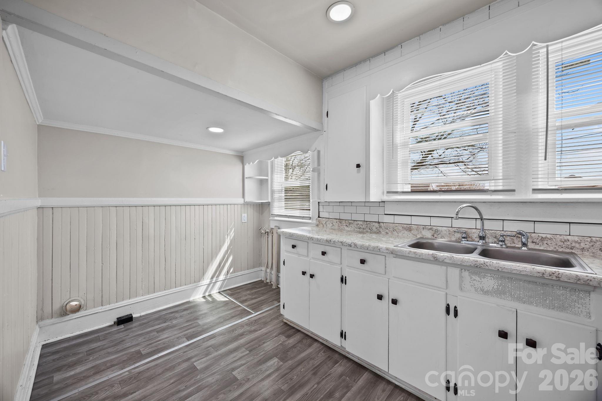 828 Park Avenue — Salisbury