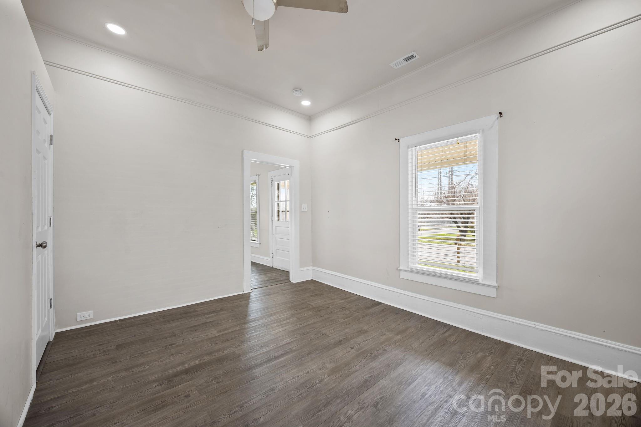 828 Park Avenue — Salisbury