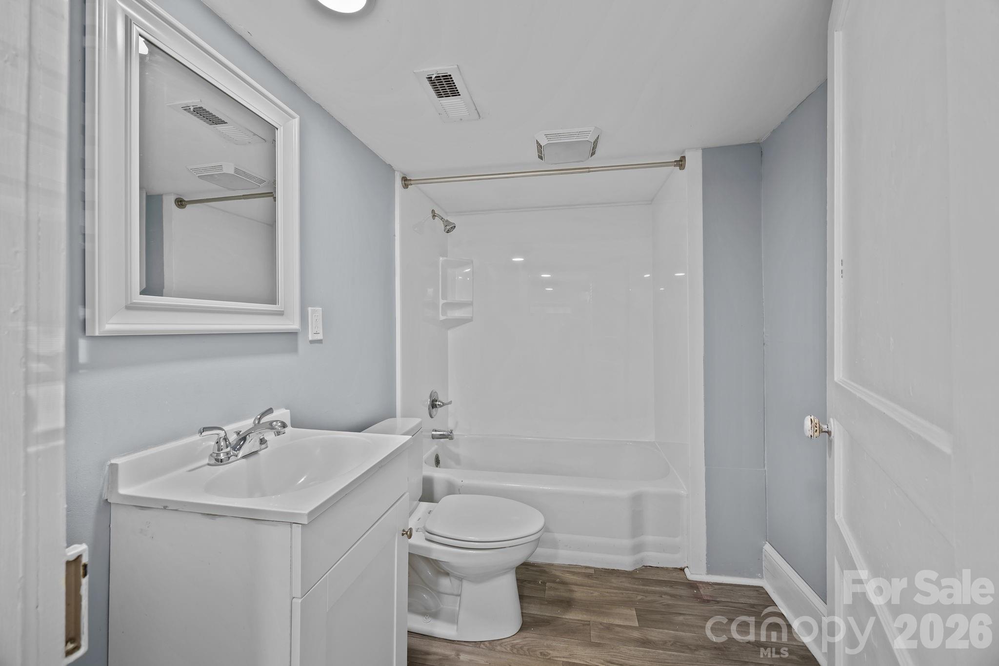 828 Park Avenue — Salisbury
