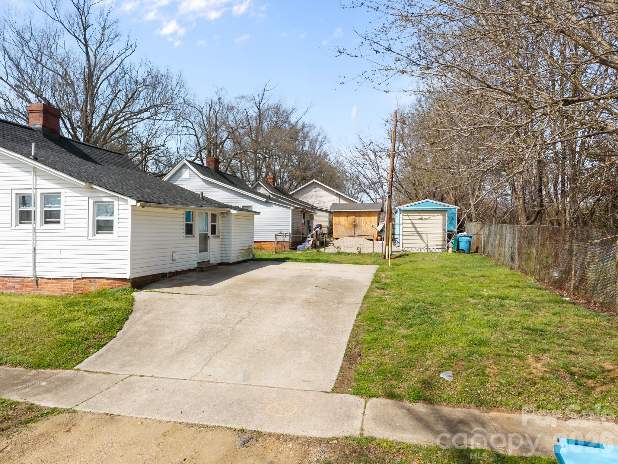 828 Park Avenue — Salisbury