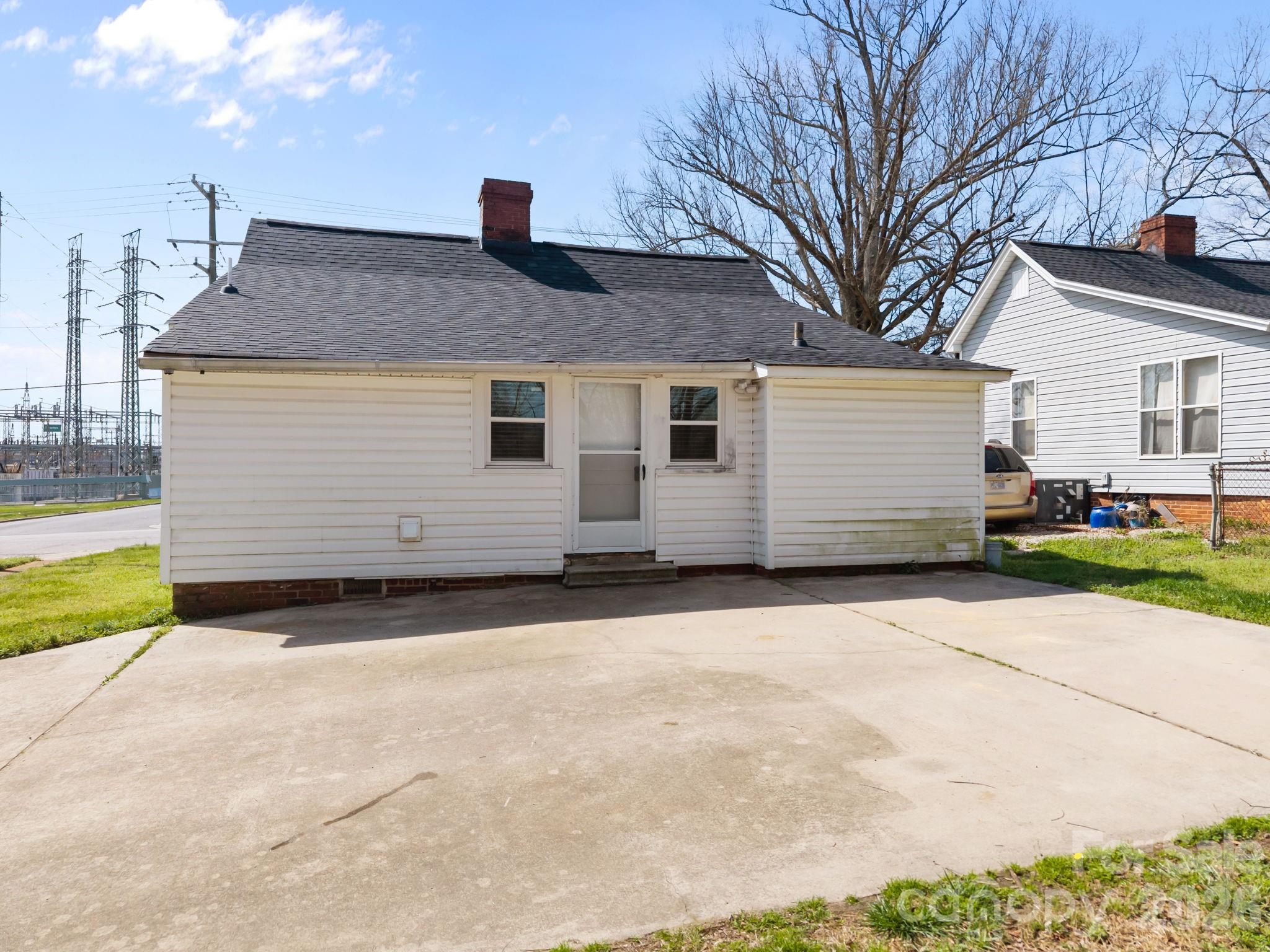 828 Park Avenue — Salisbury