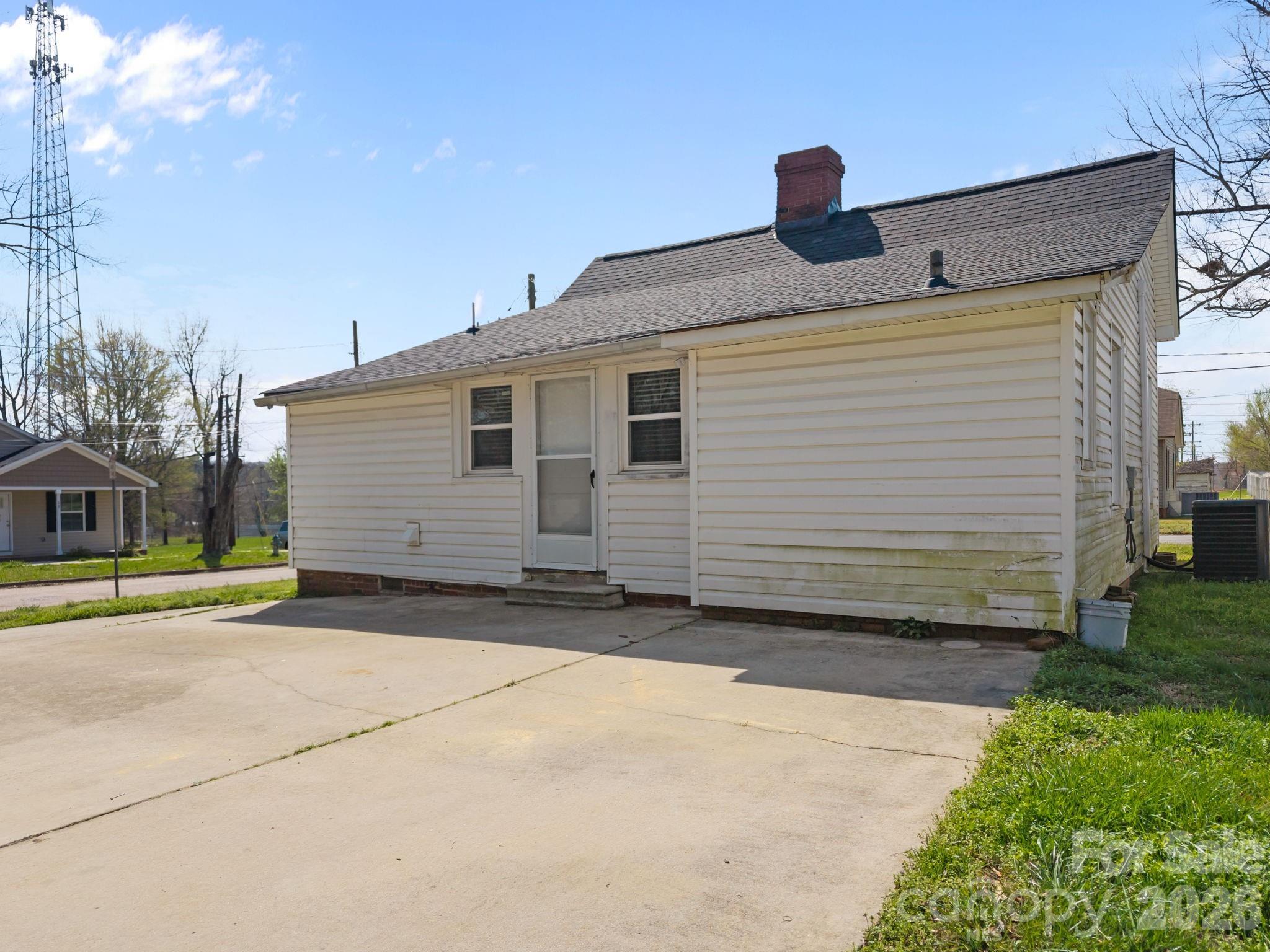 828 Park Avenue — Salisbury