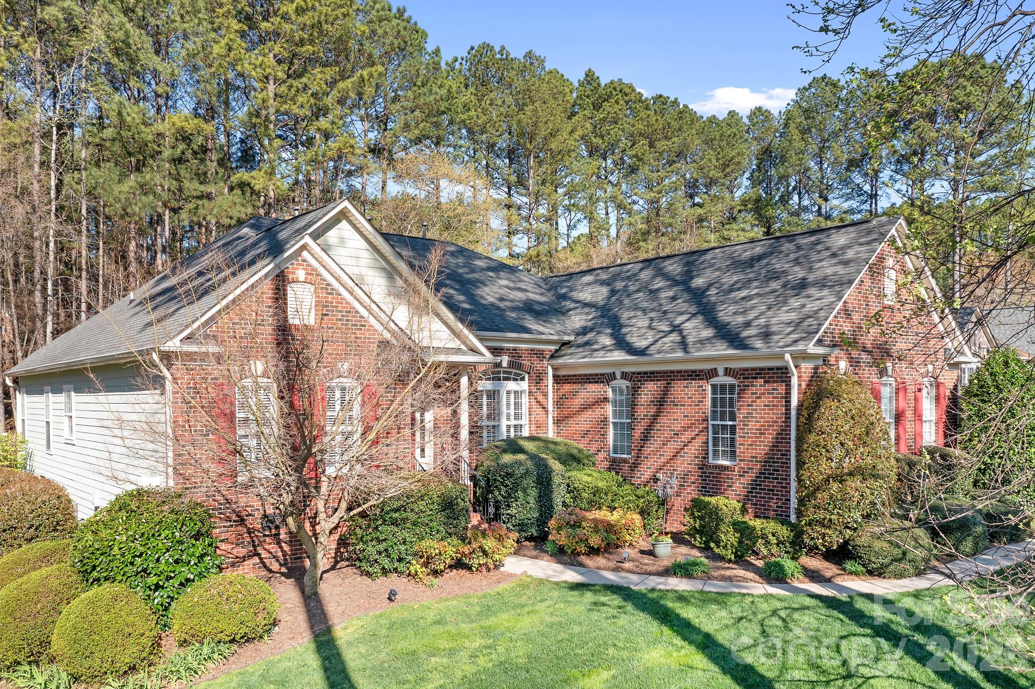 104 Kestrel Court — Mount Holly