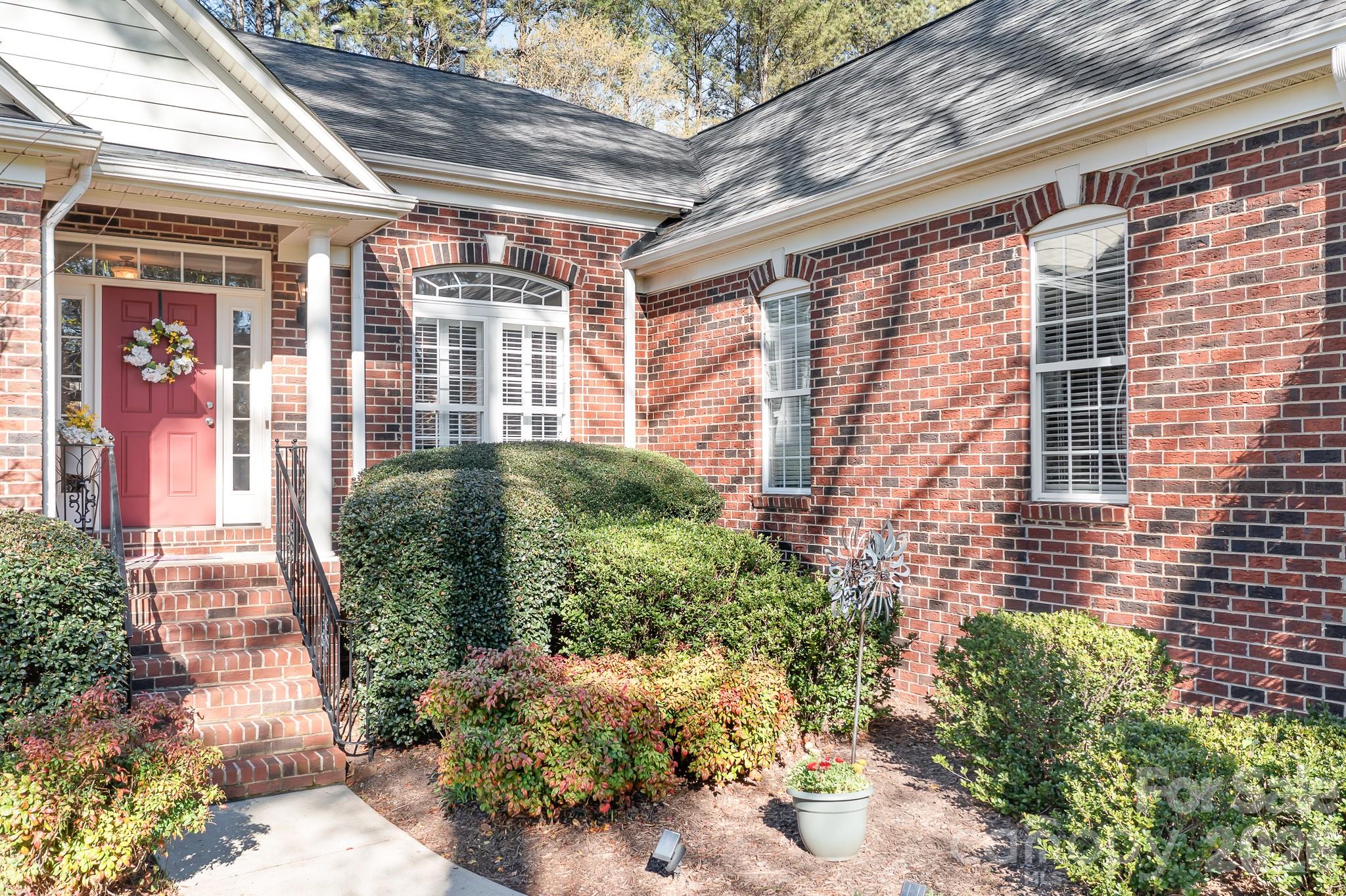 104 Kestrel Court — Mount Holly