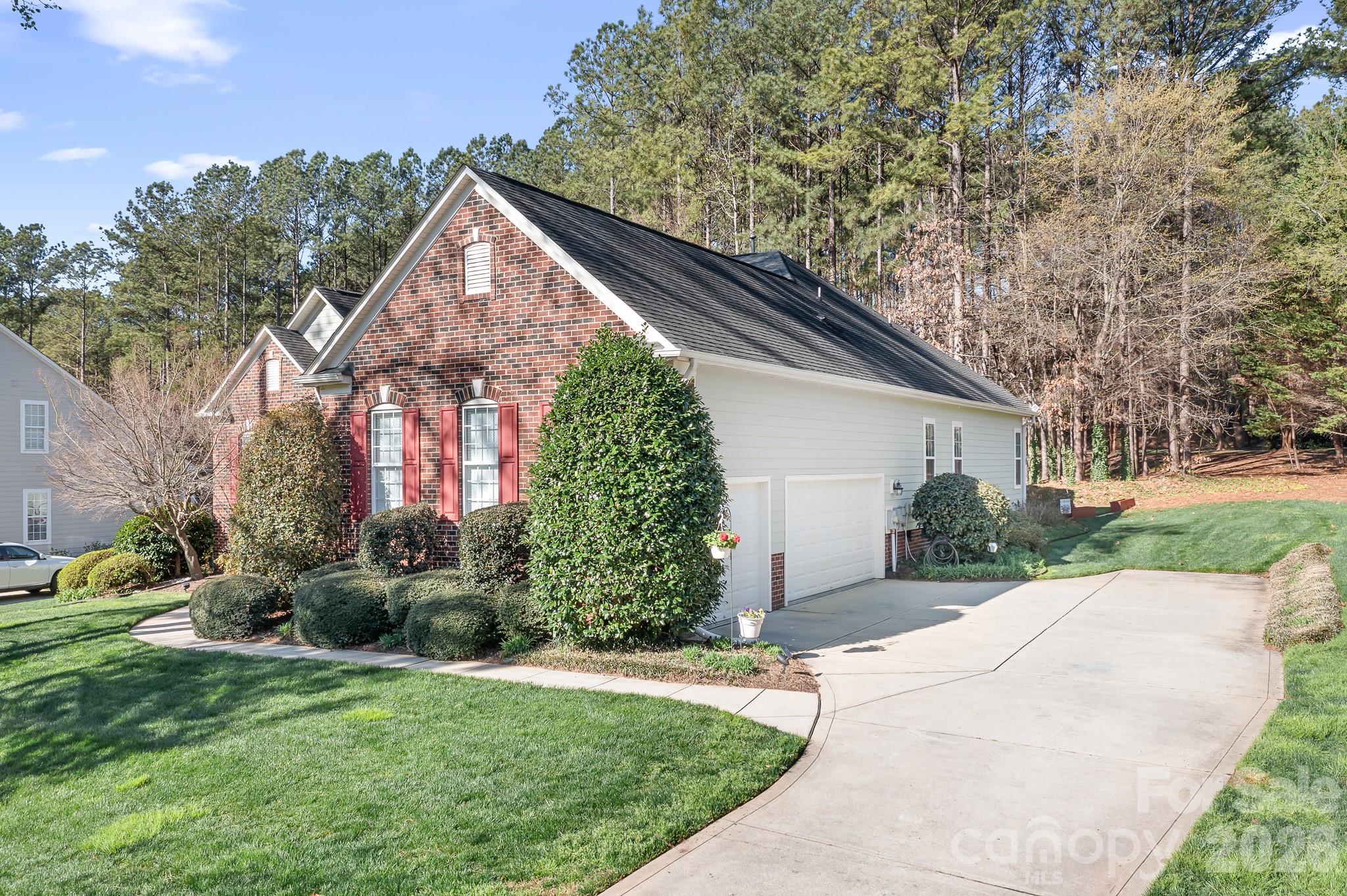 104 Kestrel Court — Mount Holly