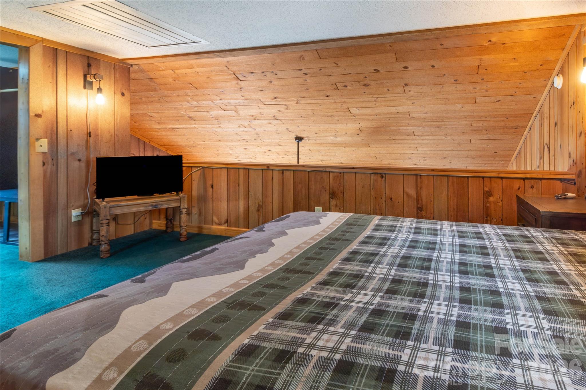 275 Conard Circle — Bryson City