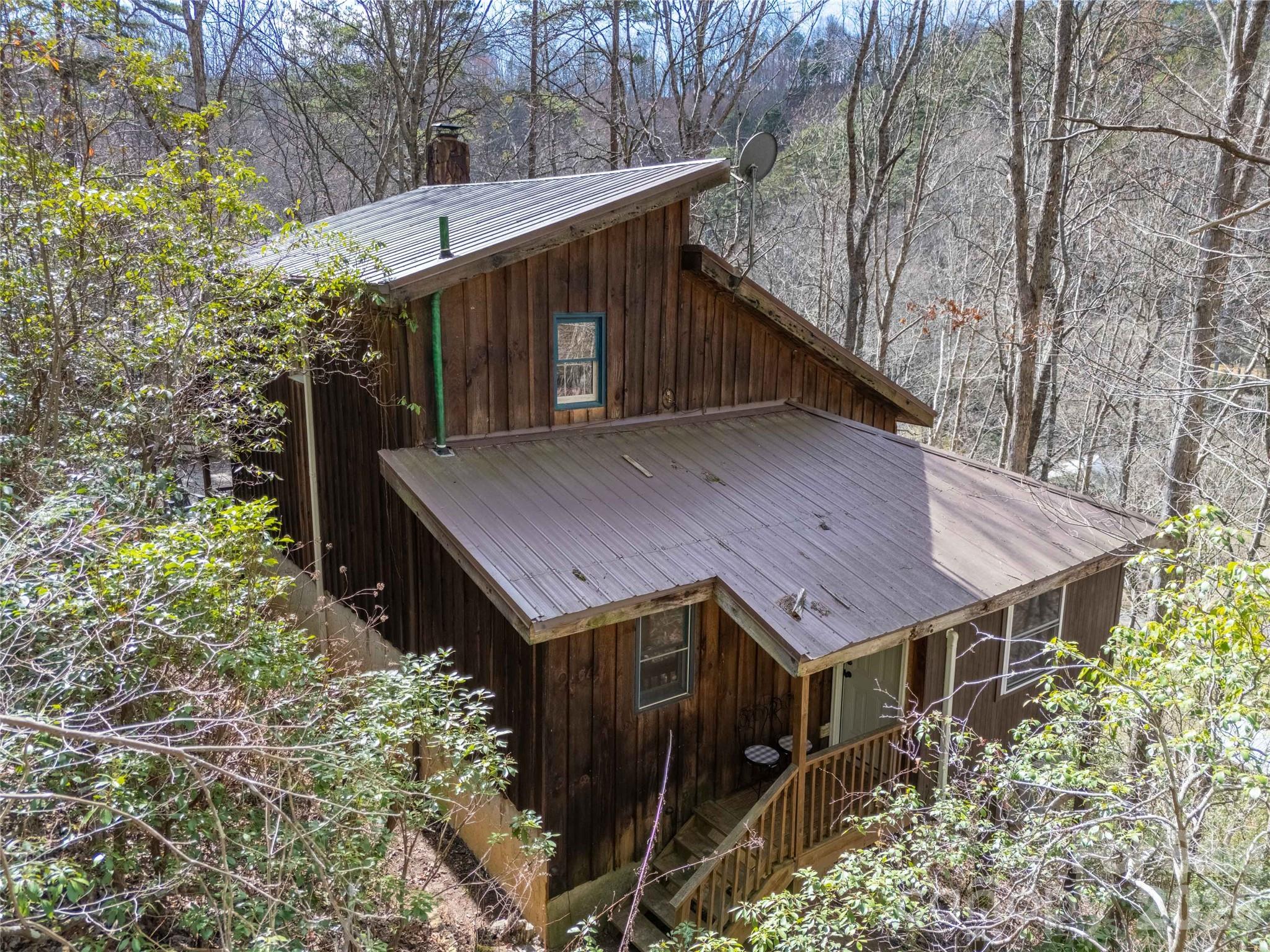 275 Conard Circle — Bryson City